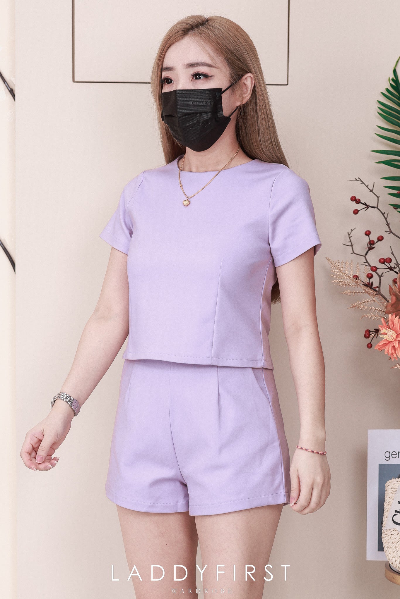 【SS8229971】【LFW独家小圆饼】高品质两件式西装时尚套装 圆领短袖百搭上衣➕西装高腰百搭短裤，有口袋 ❤️❤️ 【E-R2-C2】