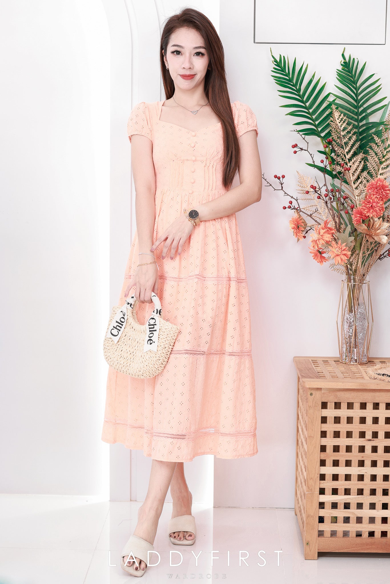 【D38416】高品质爱心领口泡泡短袖铜花简约连身裙子 ❤️❤️
