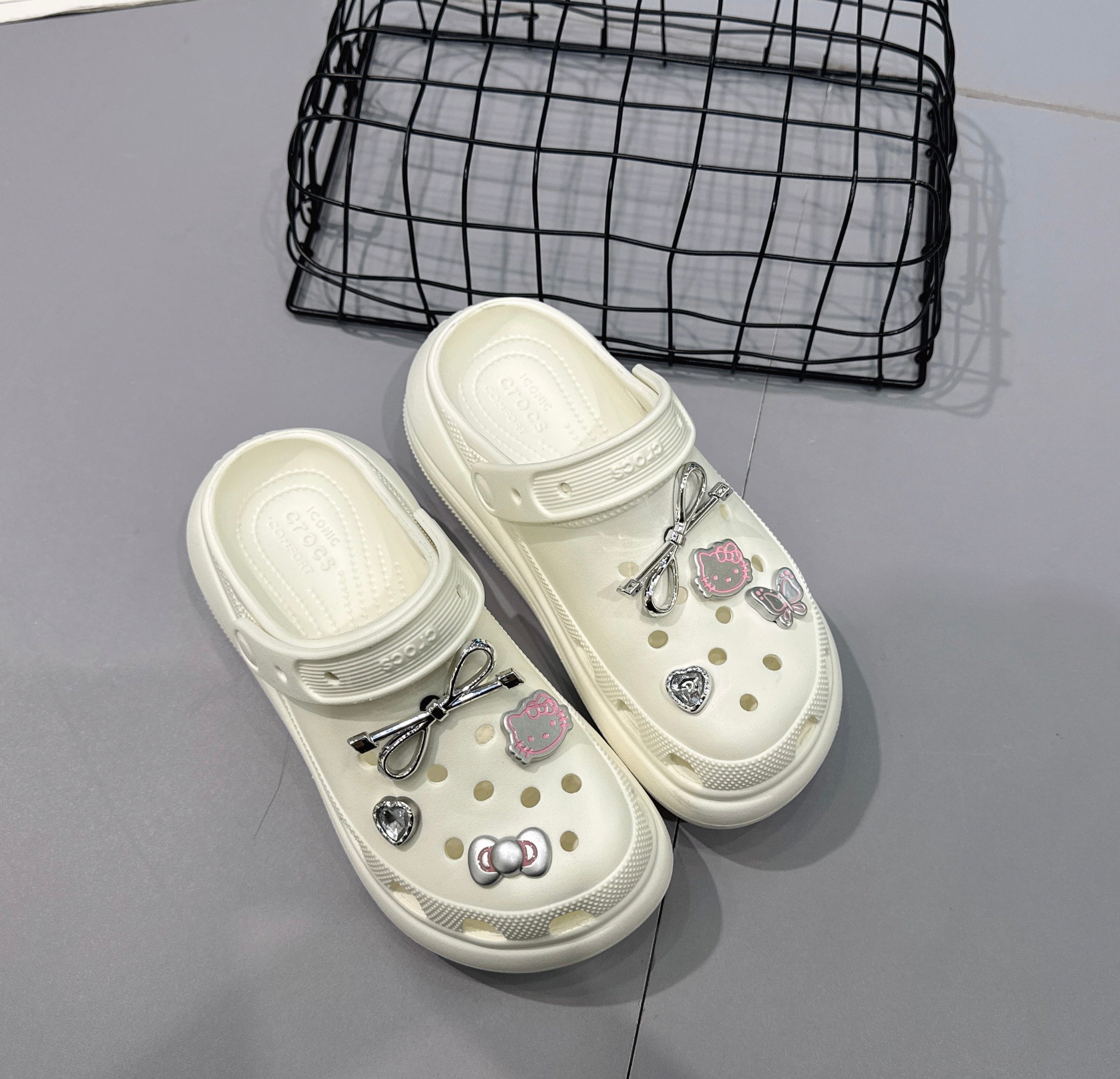 【R7400】✨现货✨ 高品质增高加厚卡通女孩洞洞鞋 ❤️