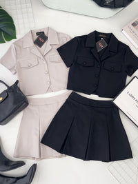 【SS9331】LFW独家爆款 高品质两件式欧美减龄款西装时尚百搭套装 西装翻领短袖上衣，可当小外套穿搭➕西装百褶高腰裙子，内层有里布短裤 ❤️❤️【B-R2-C6】