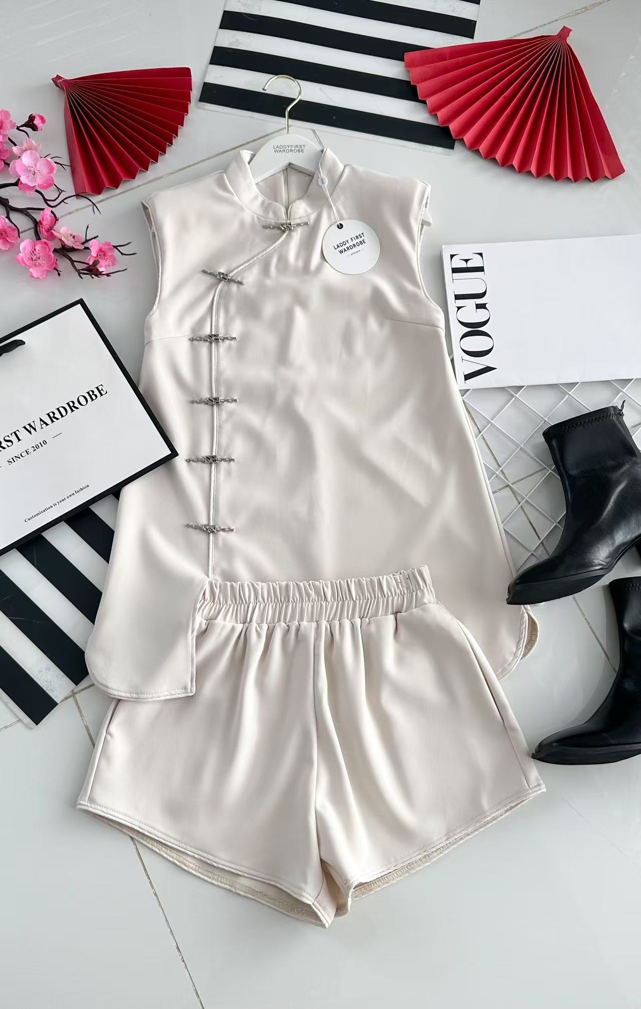 【SS3481】【LFW独家小圆饼】高品质两件式减龄洋气时尚新中式国风西装旗袍套装 排盘扣无袖旗袍连衣裙➕松紧腰弹力高腰百搭短裤，有口袋 ❤️❤️