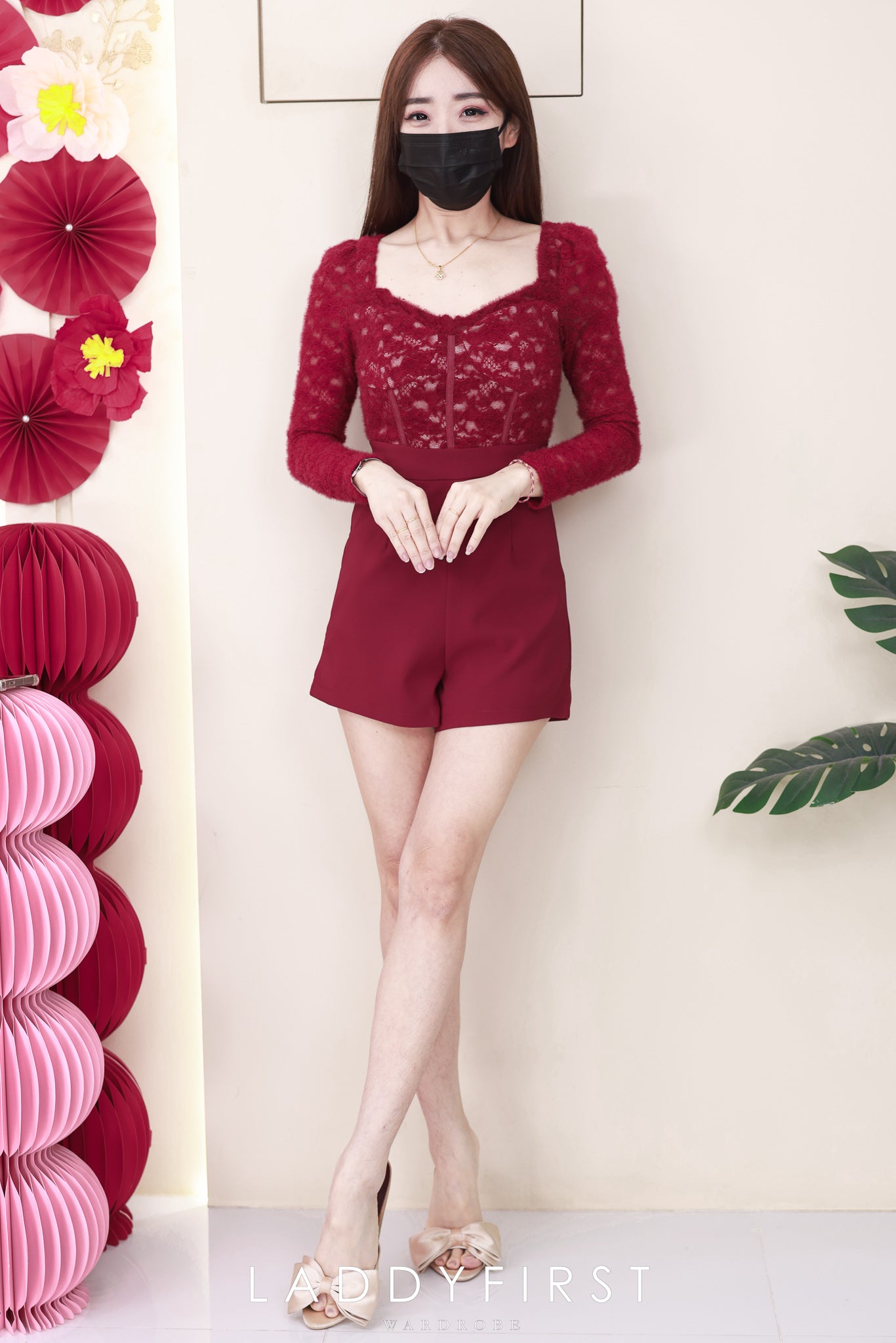 【D8229601】🧧 宠粉福利回馈 🧧【LFW独家小圆饼】高品质蕾丝绣花长袖上衣拼接西装连身短裤，有口袋 ❤️❤️【E-R2-C2】