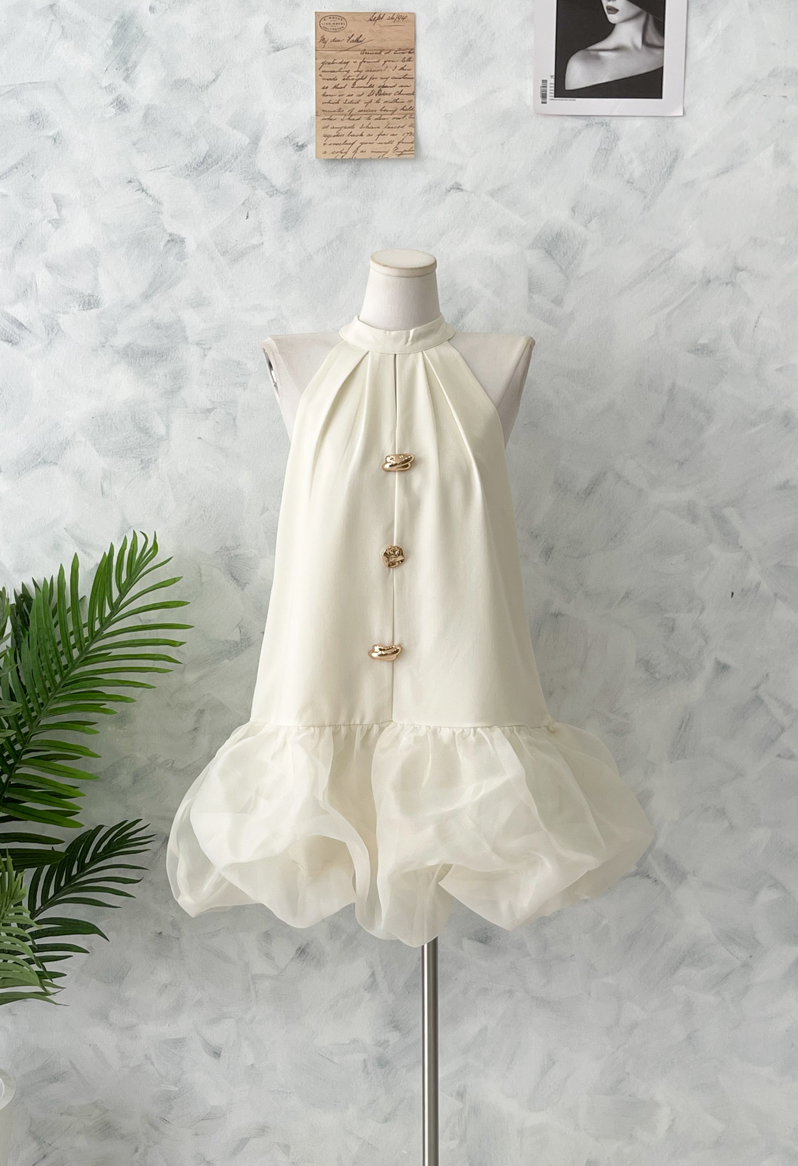 【D81673 / 37491】高品质可盐可甜名媛风拼接网纱花苞连身裙子，内层有里布短裤 ❤❤