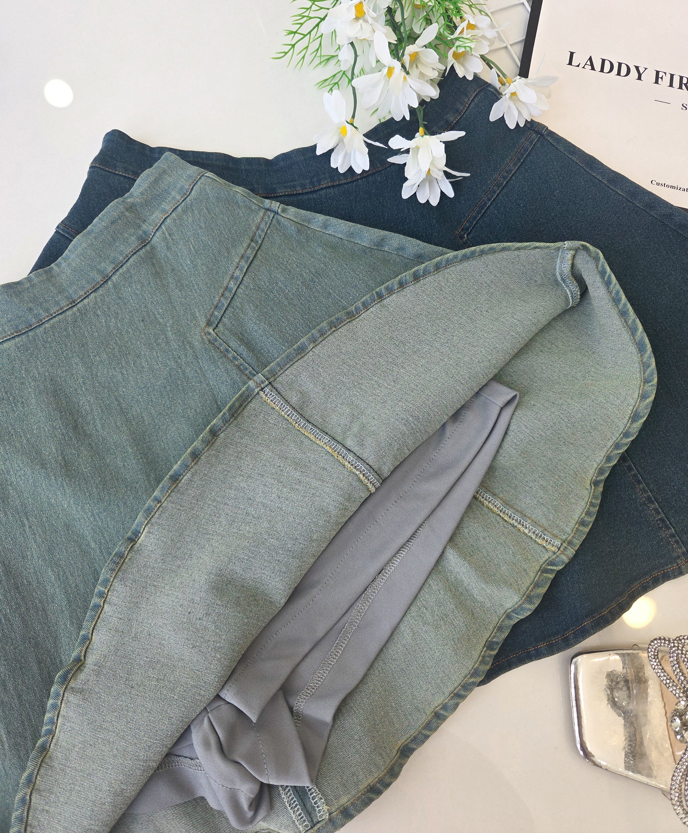 【SS21853 / 17170】高品质COTTON JEANS牛仔时尚套装 宽松版牛仔无袖上衣，后中拉链➕牛仔高腰百搭裙子，内层有里布短裤有口袋 ❤️❤️【C-R1-C5】