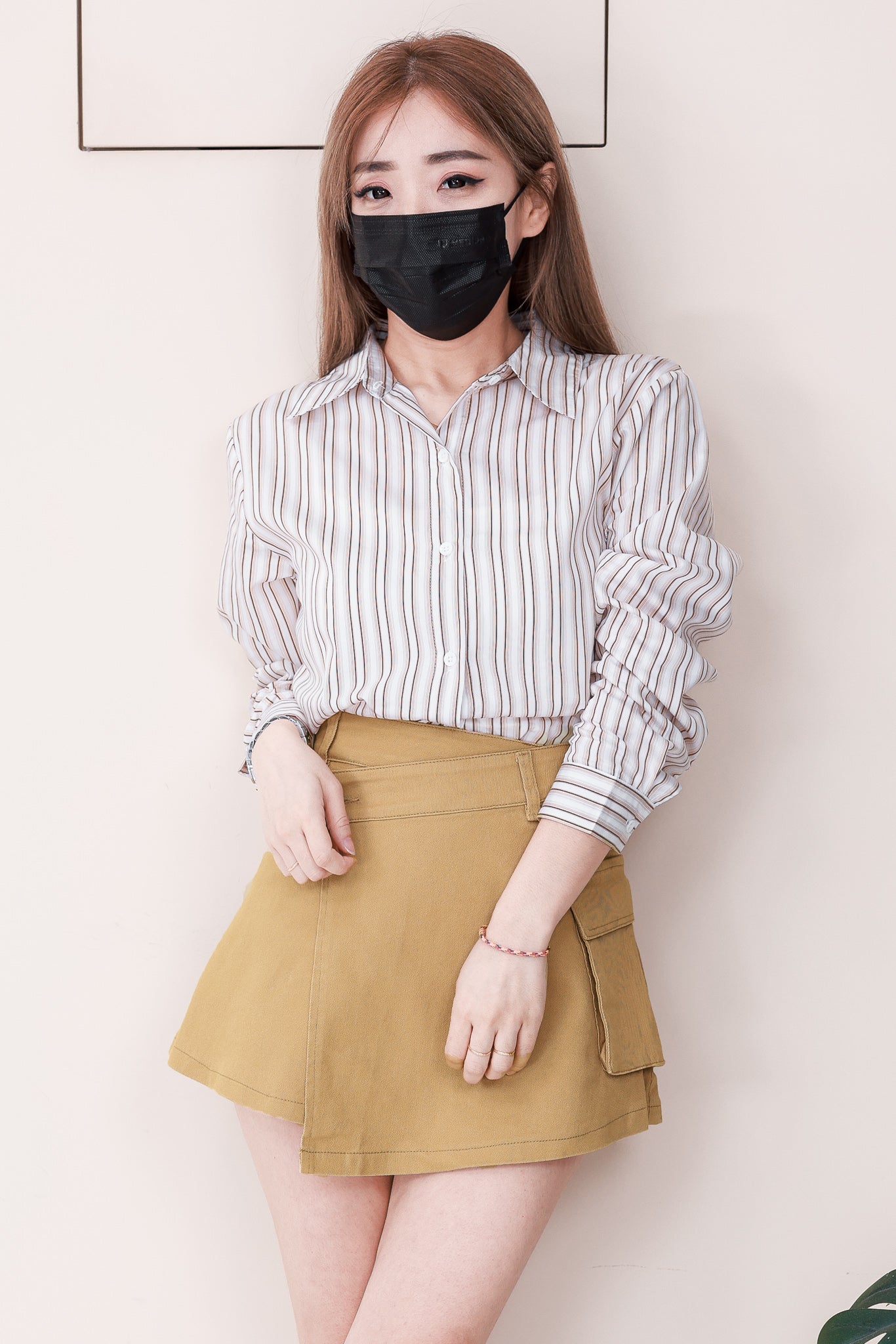 【SS121502】高品质两件式韩版简约休闲套装 翻领长袖线条衬衫上衣➕牛仔高腰百搭裙子，有口袋 ❤️❤️