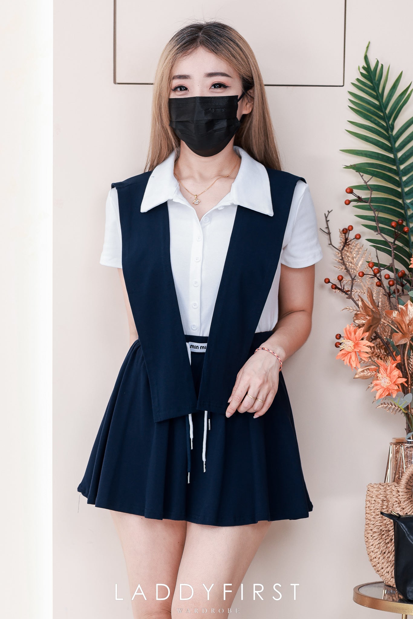 【SS88303】高品质两件式减龄学院风纯棉时尚套装 翻领短袖上衣➕松紧腰弹力百搭裙子，内层有短裤 ❤️❤️