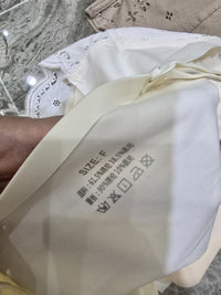 【A1881】✨现货✨ 高品质粉底液水溶蕾丝无钢圈美背内搭 ❤️