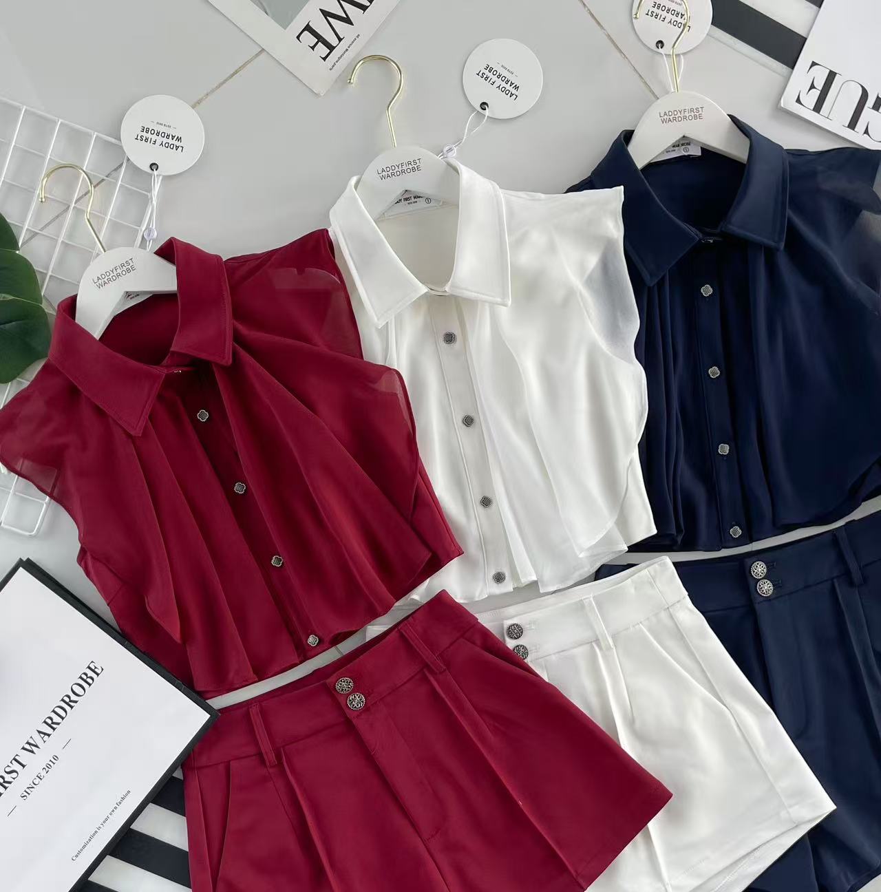【SS3516】【LFW独家小圆饼】高品质两件式时尚百搭西装套装 翻领西装拼接雪纺上衣➕西装高腰百搭短裤，有口袋 ❤️❤️