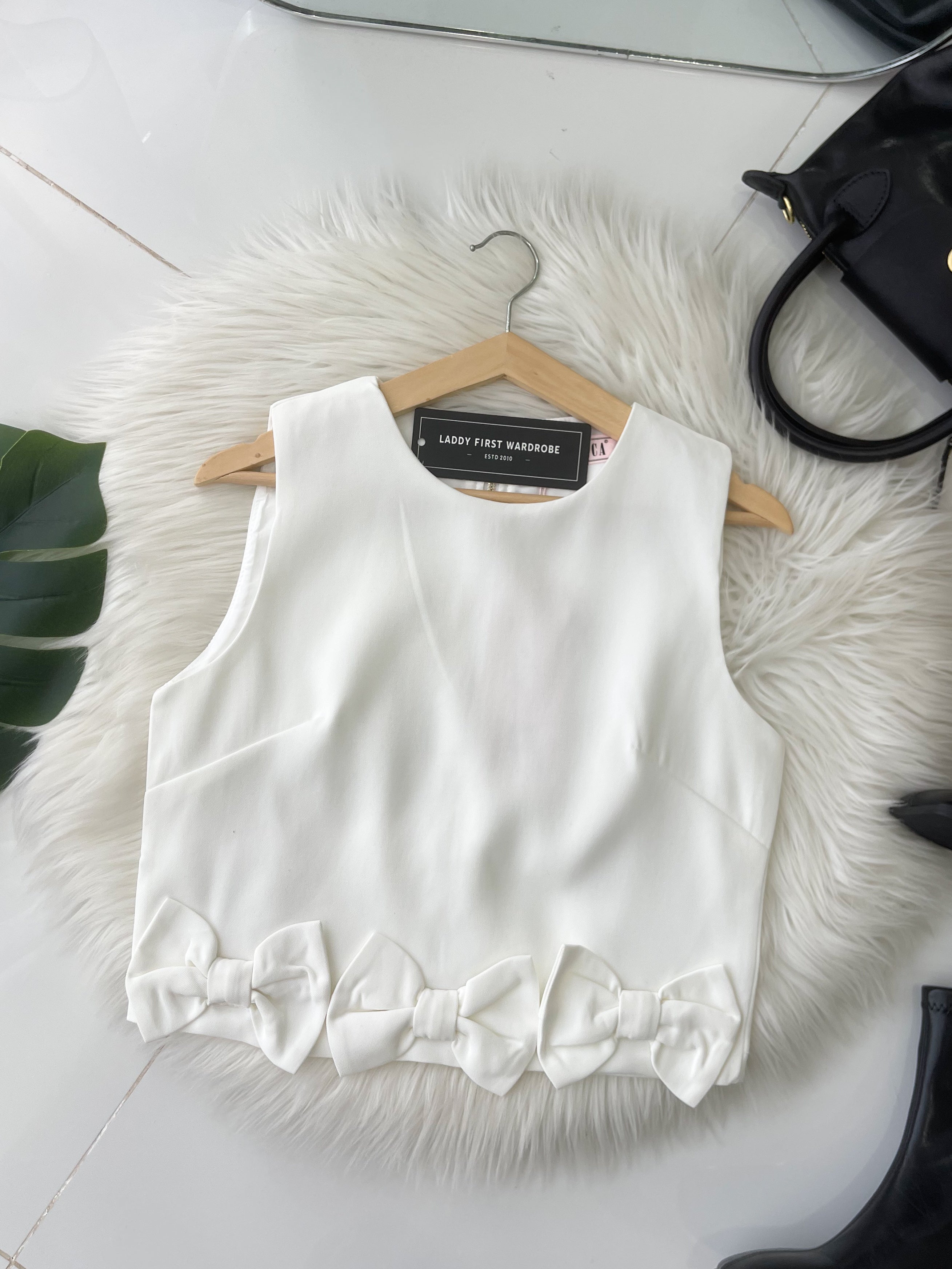 【T8238181】【补厂家现货⚡️⚡️】高品质甜美温柔款立体蝴蝶结无袖上衣 ❤❤