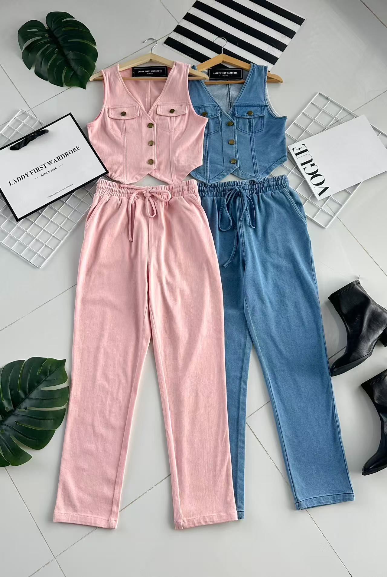 【SS41137】高品质两件式韩版马甲式COTTON JEANS牛仔套装  马甲式牛仔上衣/外套➕牛仔松紧腰高腰百搭长裤，有口袋 ❤️❤️