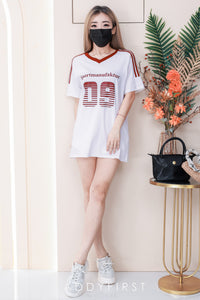 【T14260 / 9062】高品质V领09字母拉线设计纯棉OVERSIZED 上衣 ❤❤ 【B-R2-C4】