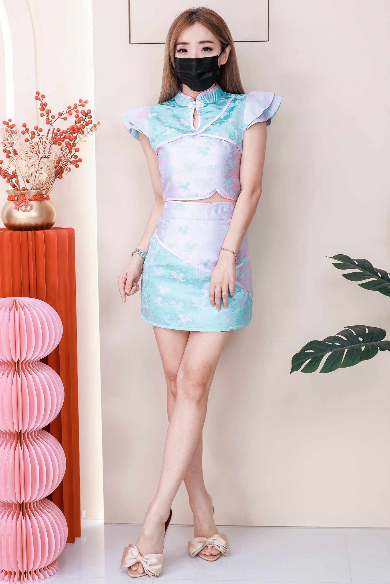 【SS21722 / 37578】高品质两件式提花旗袍套装 盘扣领口小飞袖旗袍上衣➕A字提花高腰裙子，内层有里布短裤 ❤️❤️