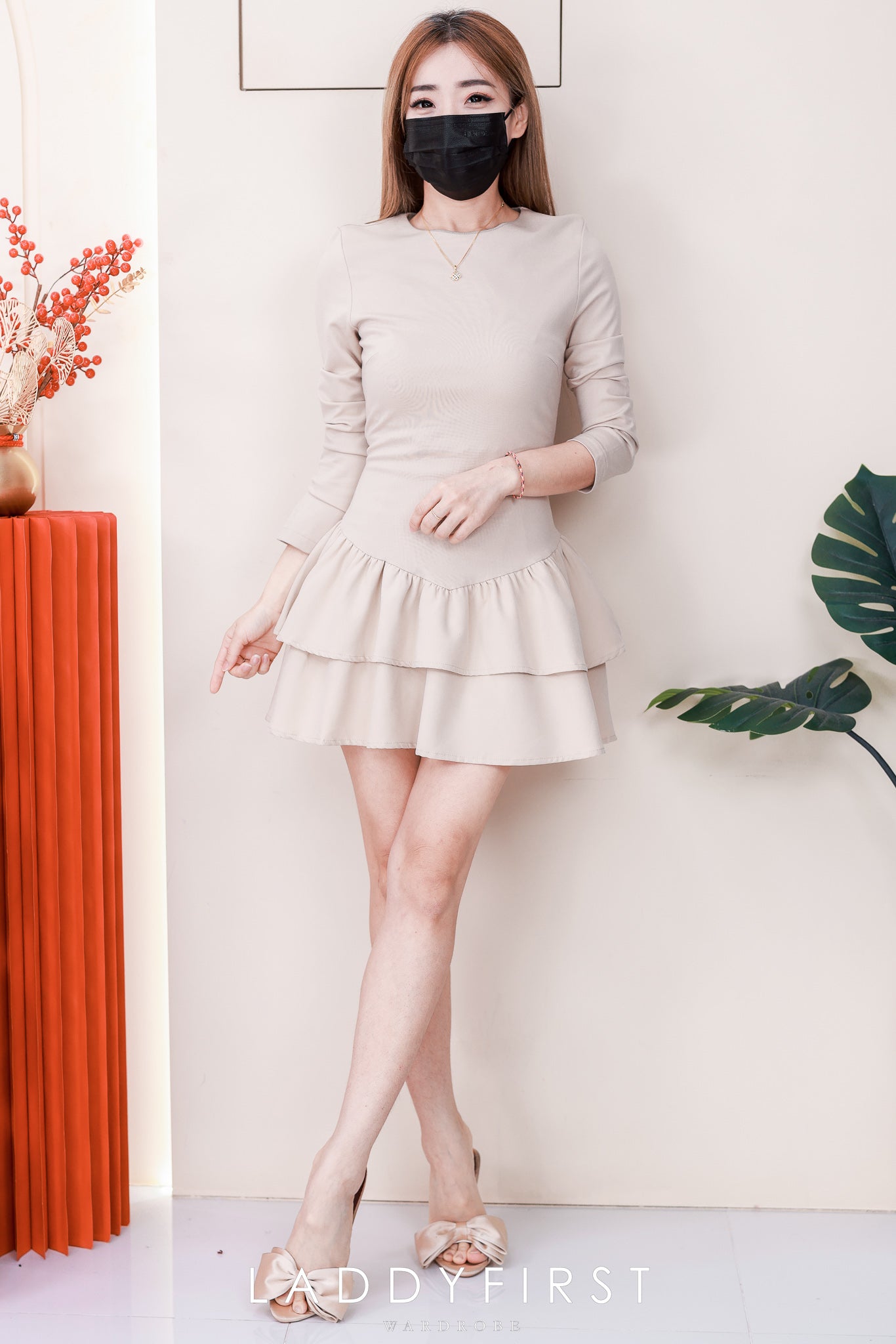 【D520232】高品质韩式女神款罗马长袖弹力上衣拼接荷叶蛋糕连身裙子，内层有里布短裤 ❤❤【B-RU】