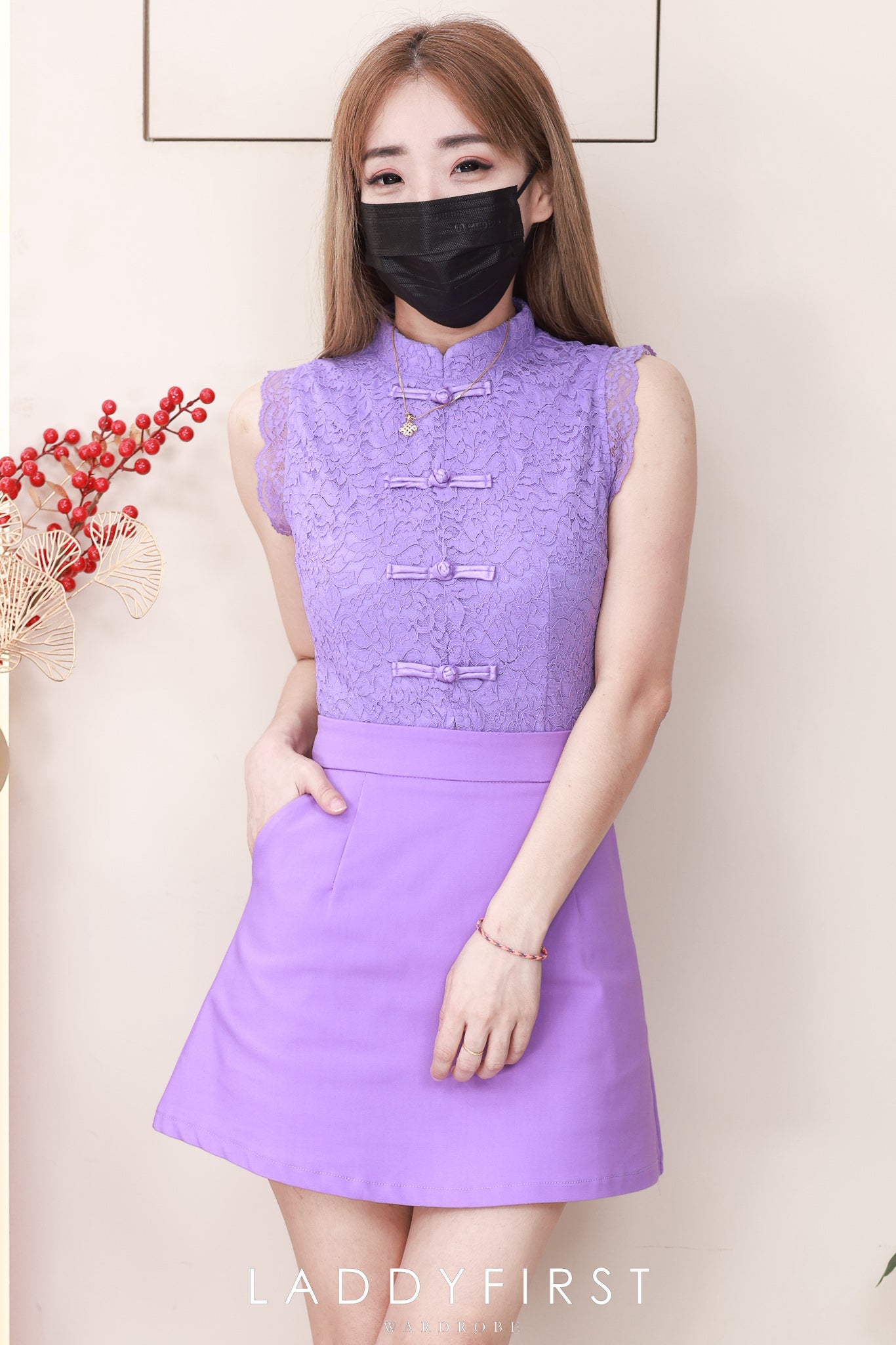 【SS6809】高品质两件式弹力蕾丝旗袍套装 盘扣设计蕾丝旗袍上衣➕前后裙西装高腰百搭裙子，内层有里布短裤，有口袋 ❤️❤️