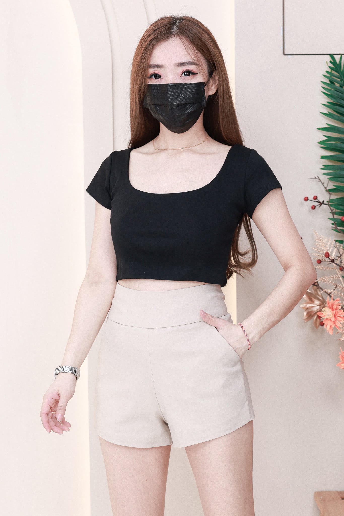 【S6644】【网站福利款✨】独家爆款【万能妹妹】高品质万能西装高腰休闲简约百搭短裤，后中隐形拉链，有口袋，内层加里布 #百搭必备 🔥🔥 【D-R1-C1】