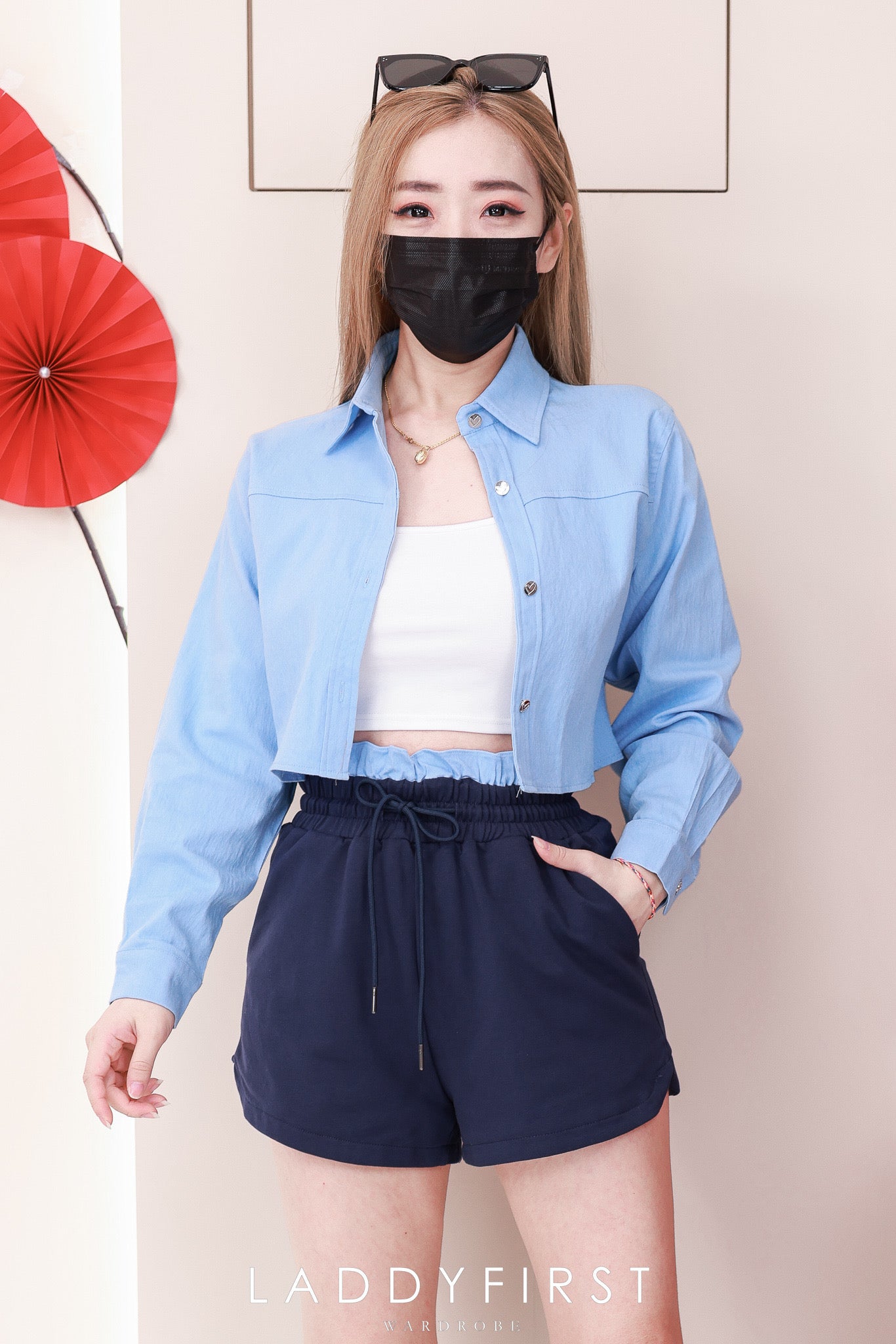 【SS3456】LFW独家小圆饼高品质两件式韩版简约时尚套装 翻领长袖宽松短版牛仔外套➕卫衣棉棉松紧腰休闲百搭短裤，有口袋 ❤️❤️ 【D-R1-C4】