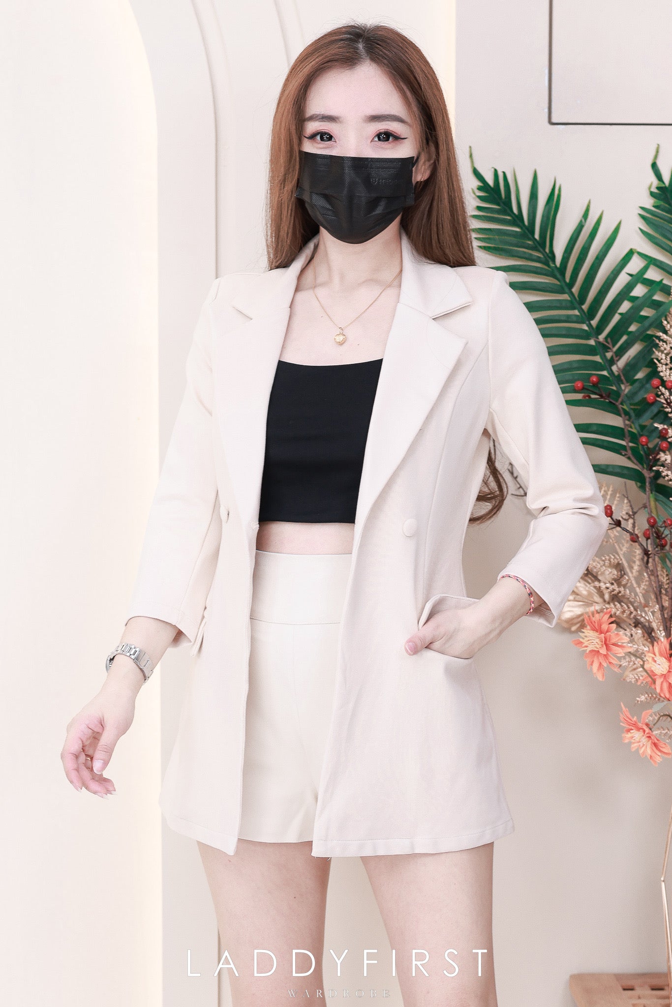 【S80194-1】【LFW独家爆款】万能西装高腰休闲百搭短裤，有口袋 后中拉链，内层加里布