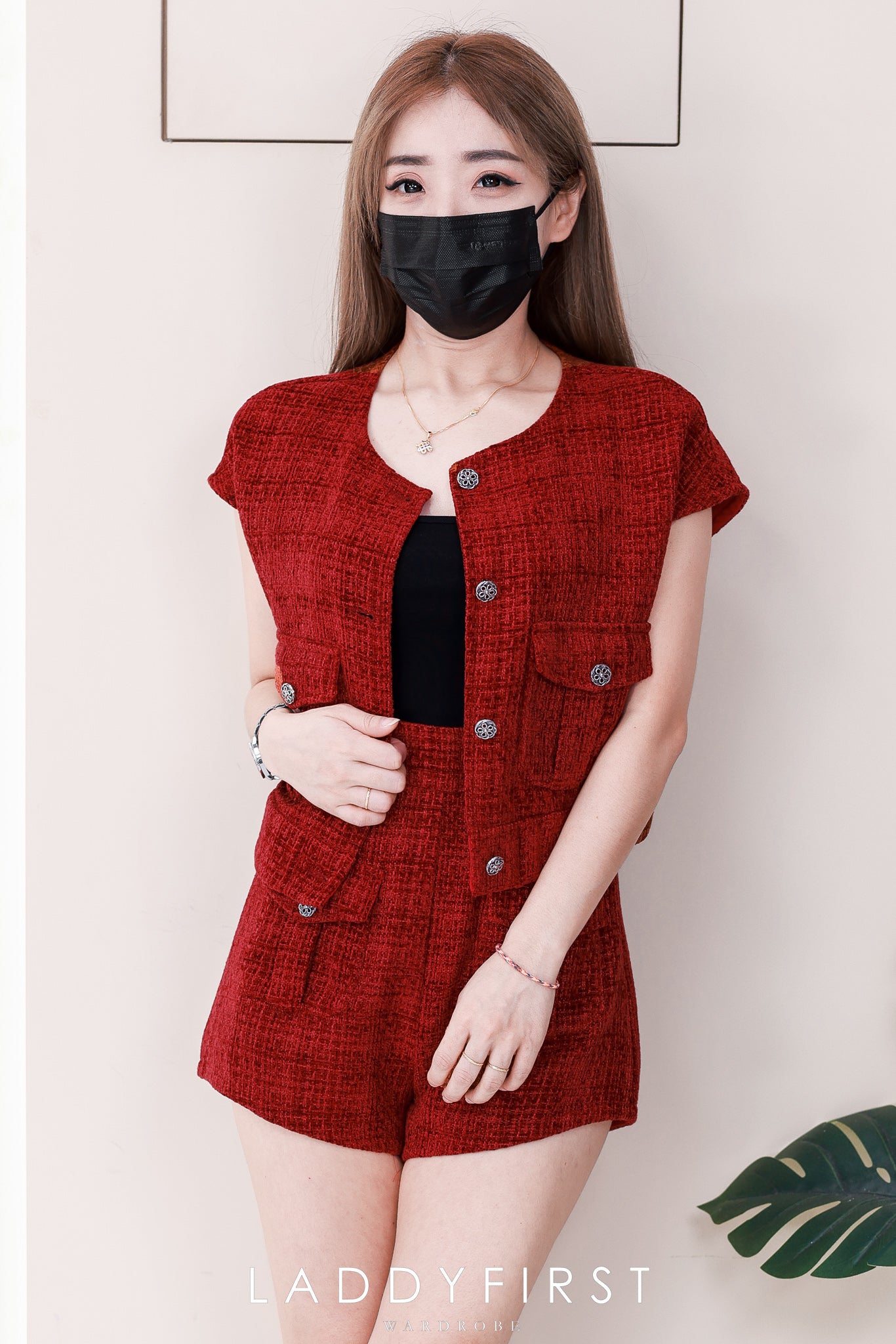 【SS3509】🧧 宠粉福利回馈 🧧 【LFW独家小圆饼】高品质两件式简约时尚小香风套装 小香风出袖上衣➕小香风高腰百搭短裤，有口袋 ❤️❤️