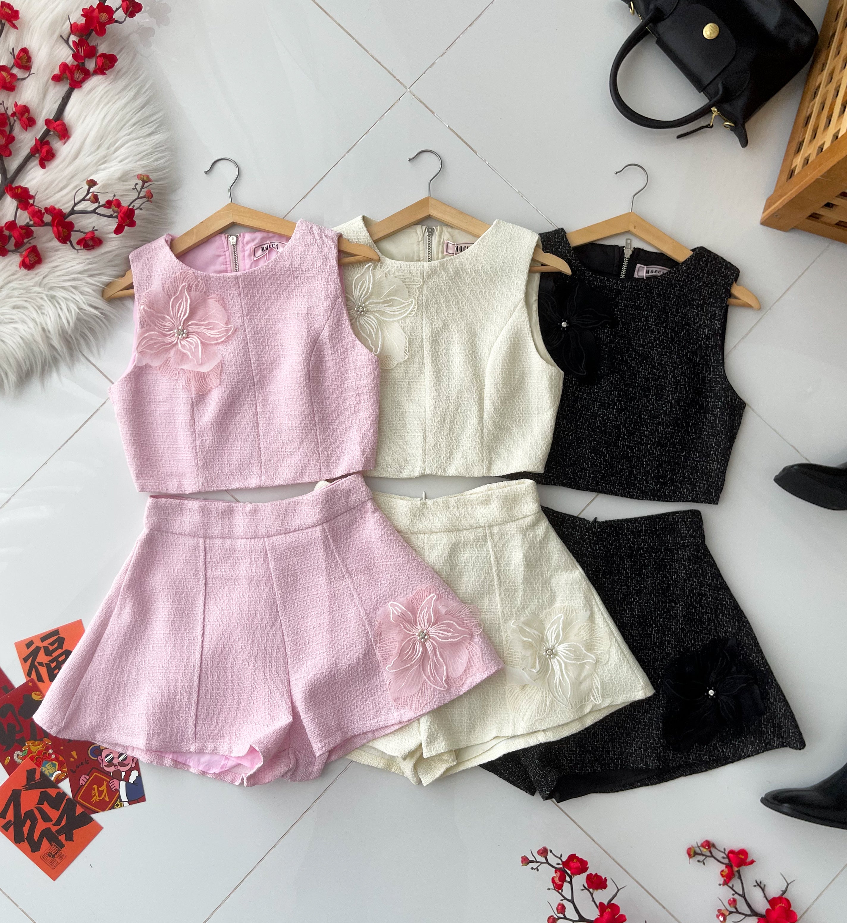 【SS25129】【补厂家现货⚡⚡】高品质两件式高端气质感小香风套装 小香风无袖上衣➕宽腿阔脚小香风高腰短裤 ❤️❤️