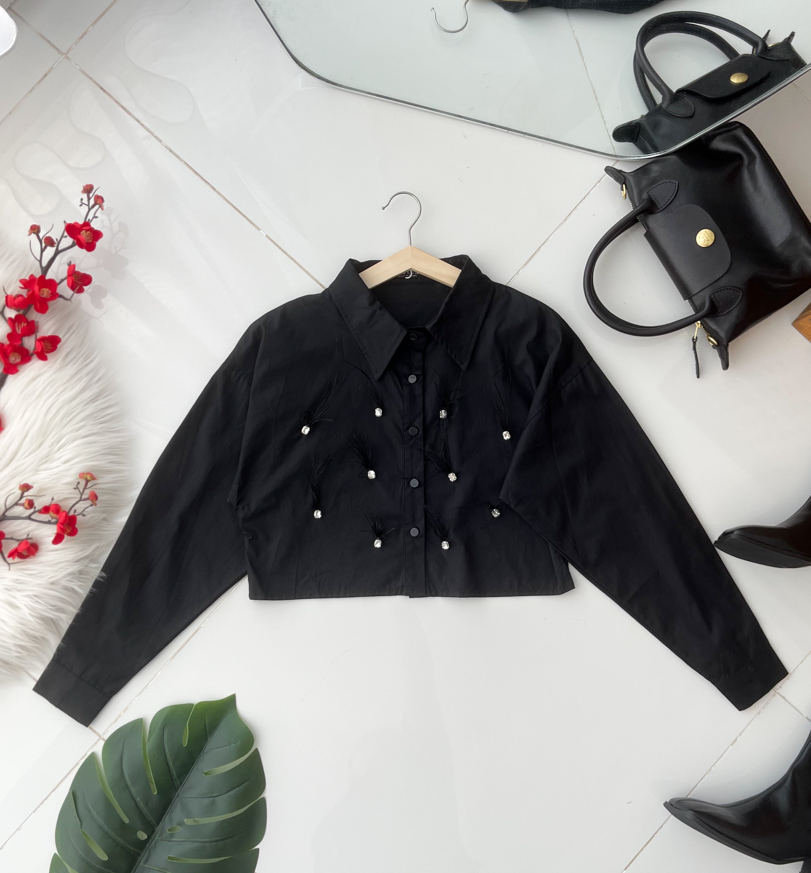 【T25268】高品质精致羽毛点缀拼接长袖衬衫短版上衣 ❤❤