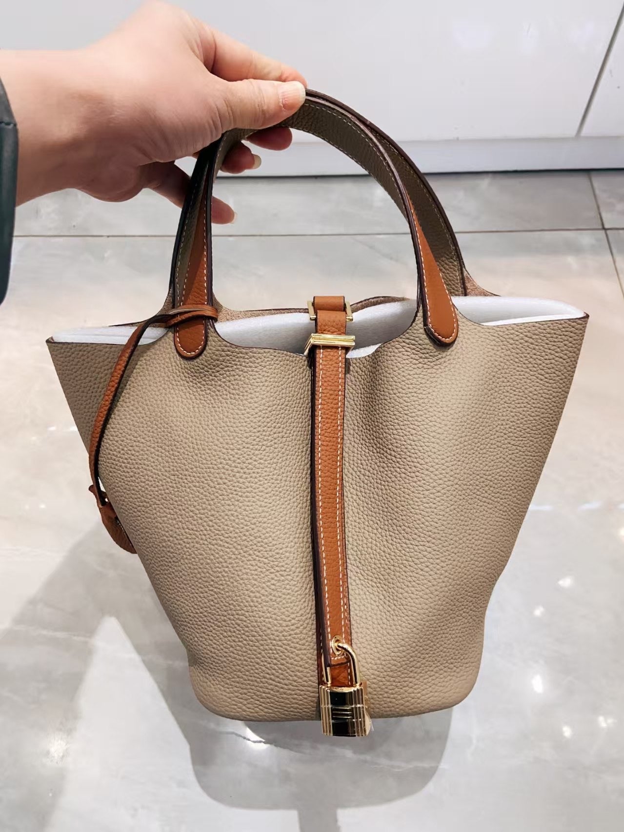 【DG6201】🇨🇳 代购1.0 🇨🇳 高质量头层牛皮手拿包 ❤️