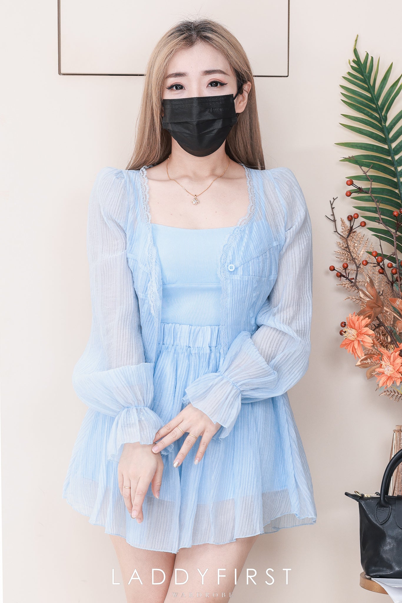 【SS52855】高品质三件式韩式温柔风时尚套装 自调无袖肩带内搭上衣➕透视雪纺外套➕松紧腰弹力减龄百搭裙子，内层有里布短裤 ❤️❤️