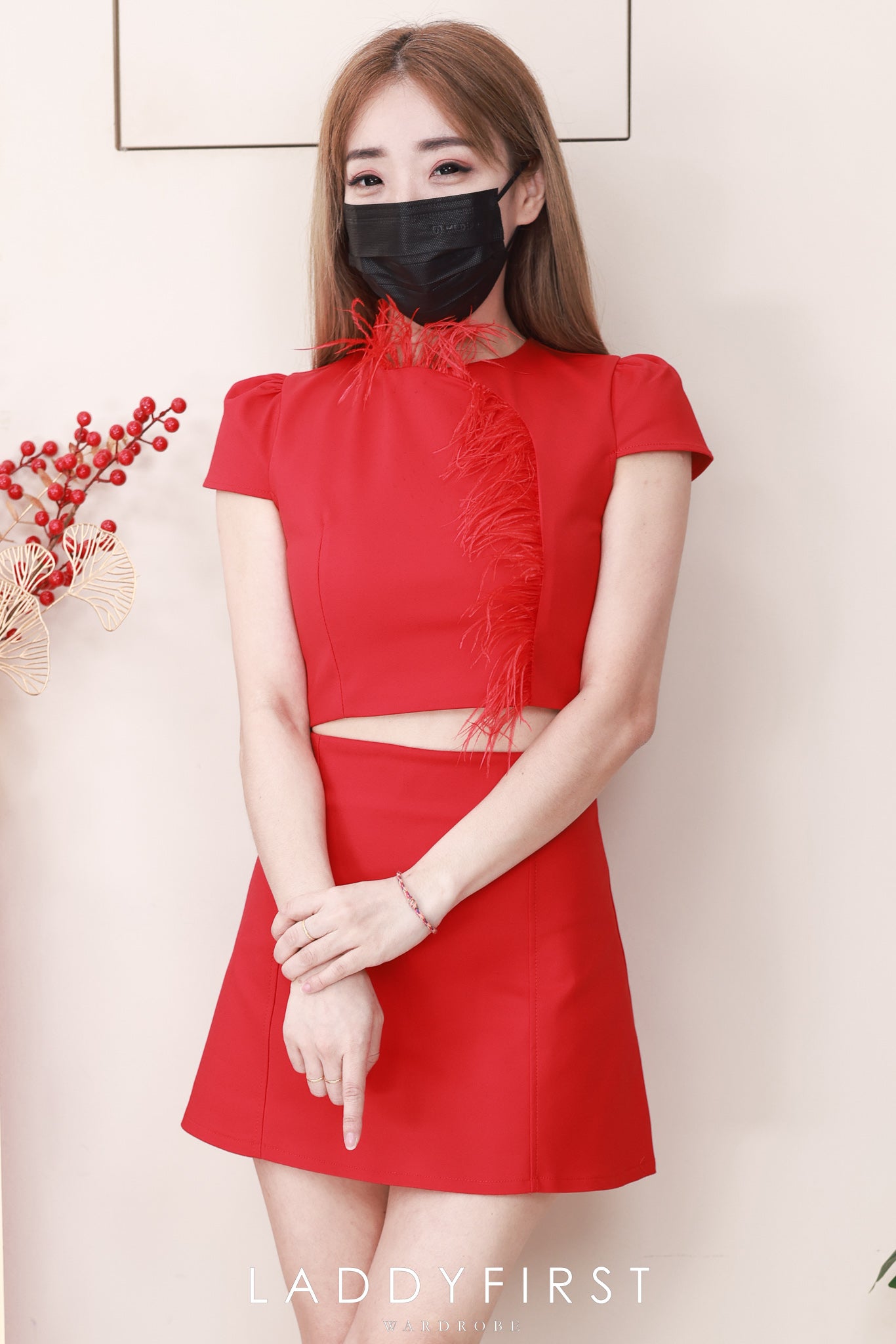 【SS77179】高品质两件式高级毛毛连西装时尚套装 西装拼接羽毛边上衣➕前后裙西装高腰百搭短裙，内层有里布短裤 ❤️❤️