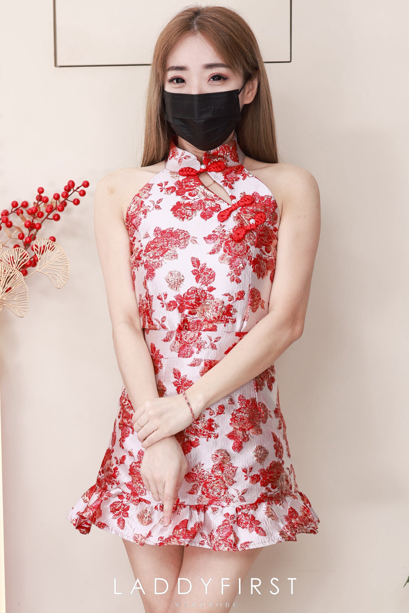 【SS8238651】高品质两件式浮雕提花旗袍套装 CUT IN提花旗袍上衣，背面蝴蝶结性感镂空➕下摆荷叶设计提花高腰裙子，内层有里布短裤 ❤️❤️