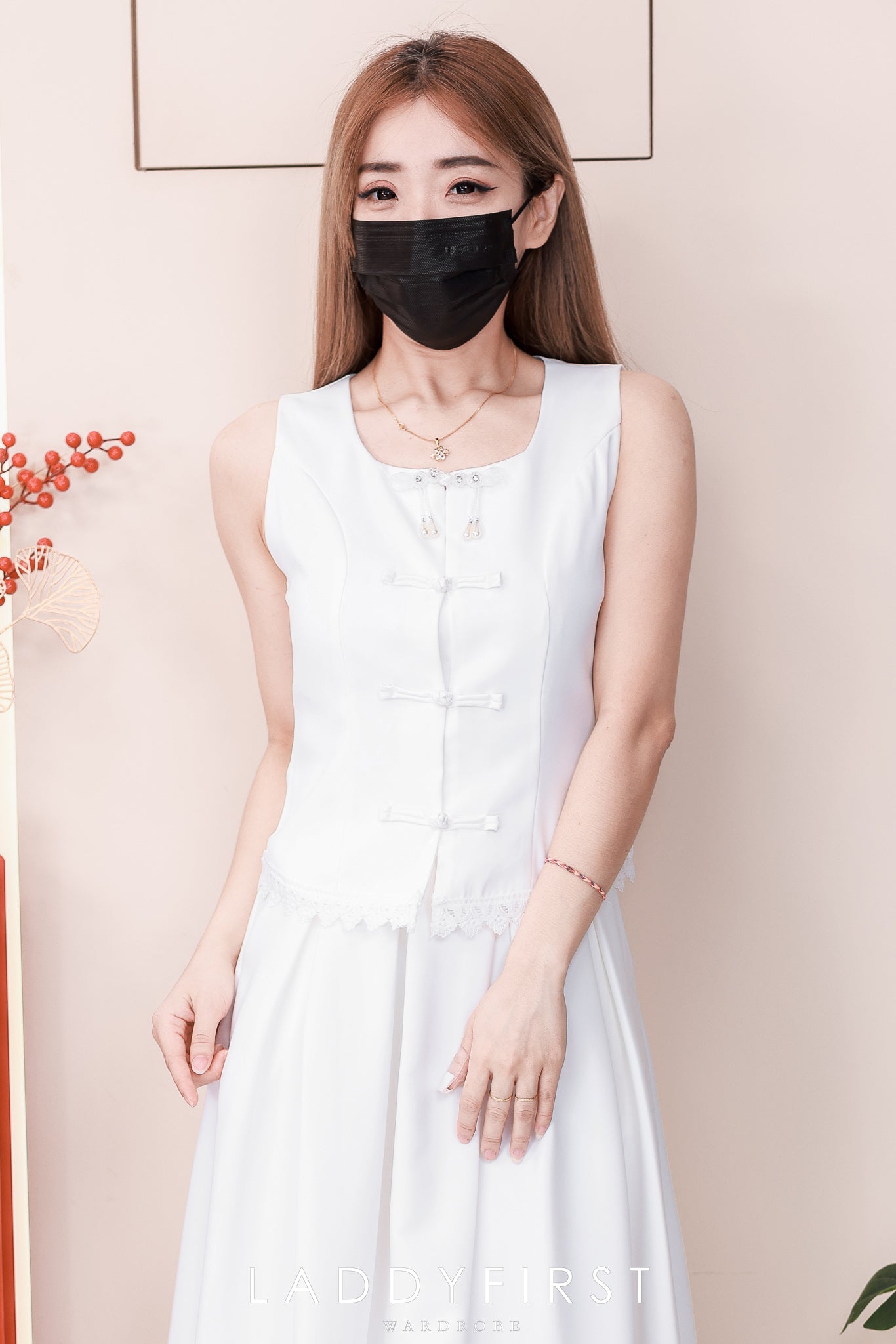 【SS2627】高品质两件式特出女神极简连旗袍套装 精致吊坠扣子无袖旗袍上衣➕ 阔摆高腰百搭长裙，有口袋 ❤️❤️