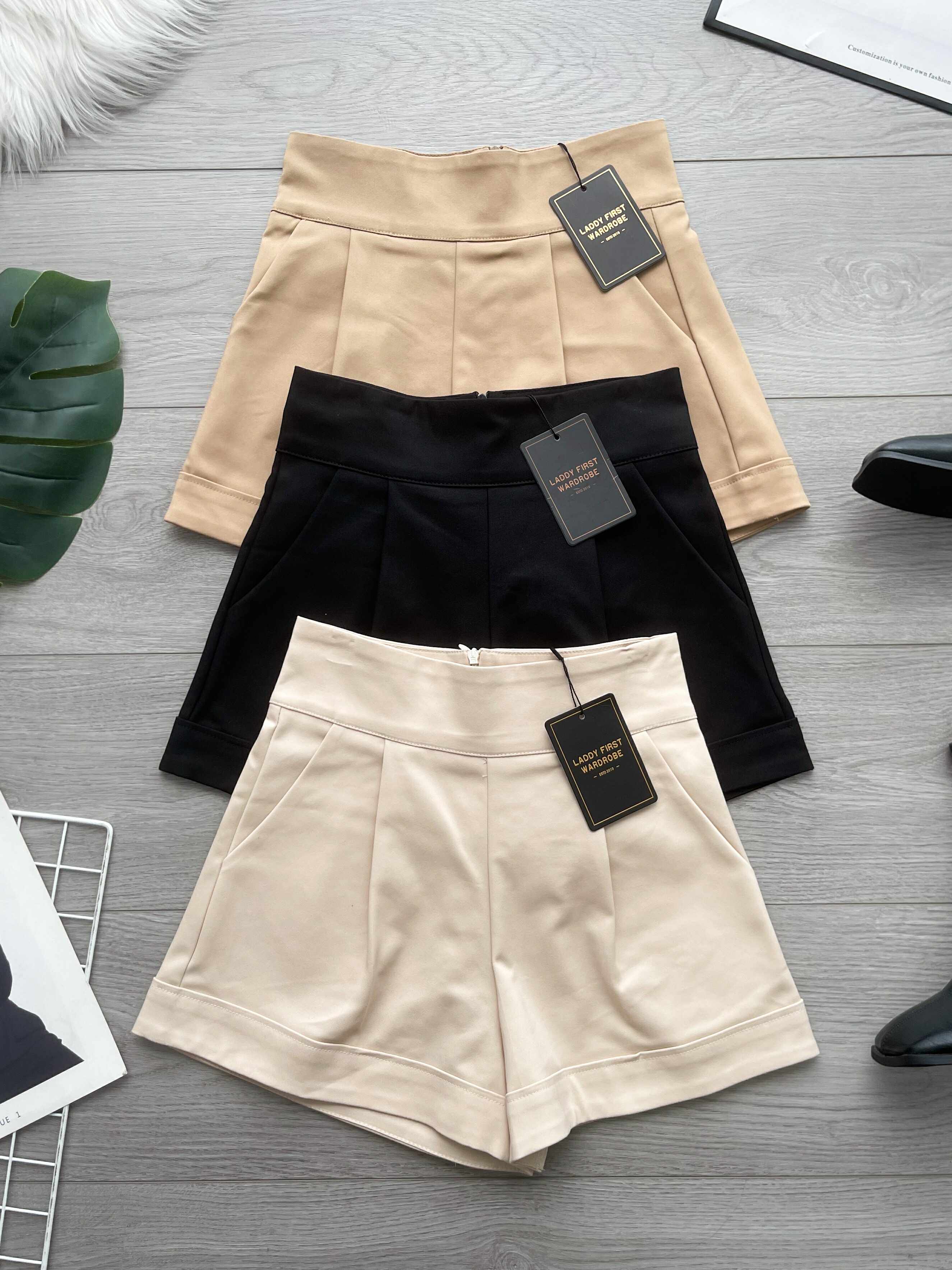 【S6422】✨独家爆单王✨ 独家定制款高品质简约日常西装万能高腰阔腿百搭短裤，有口袋 后中拉链 ❤️❤️