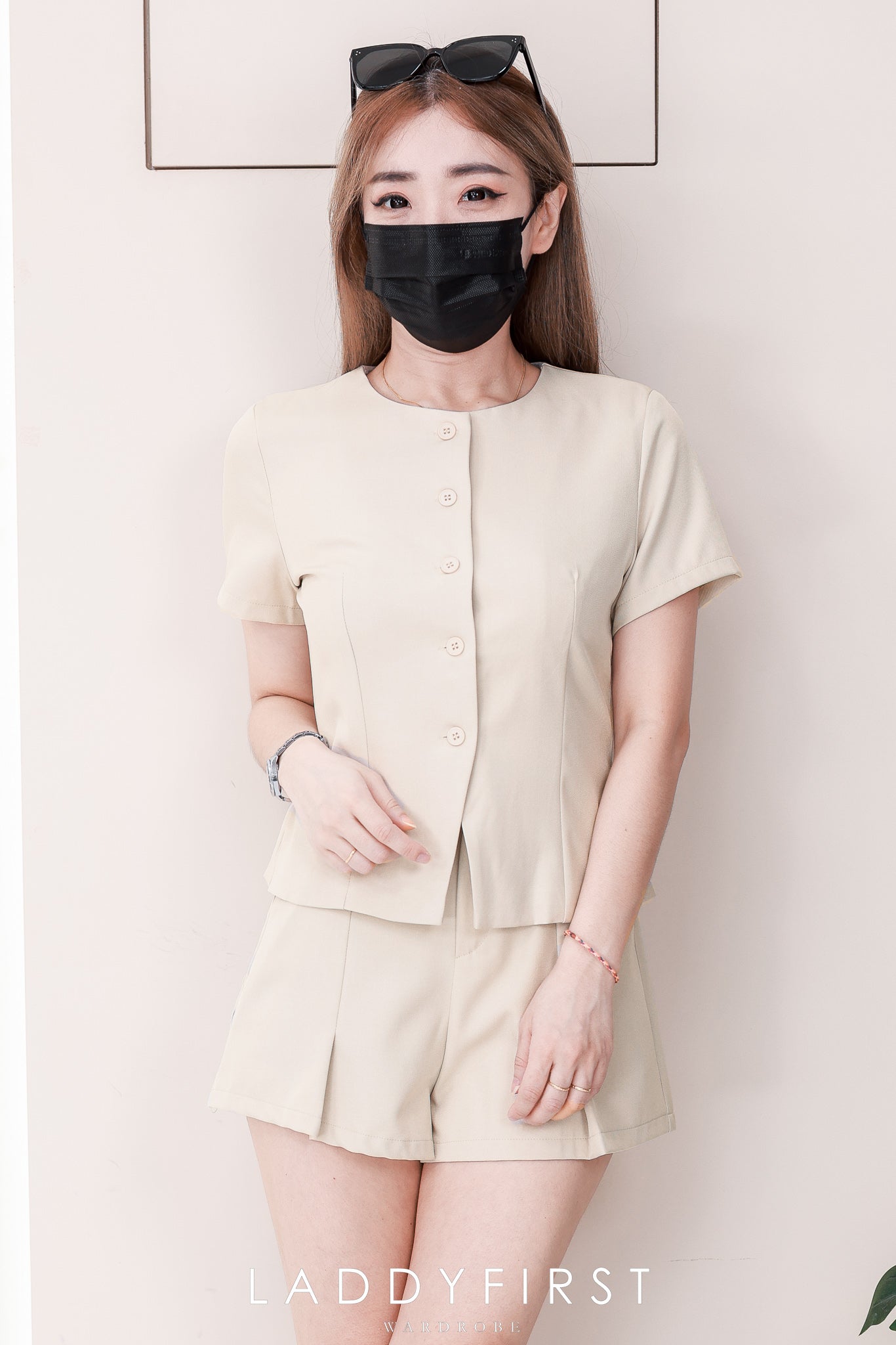 【SS21699 / 16861】【补厂家现货⚡⚡】高品质两件式法式简约大气西装套装 西装短袖上衣➕西装高腰百搭短裤，有口袋 ❤️❤️