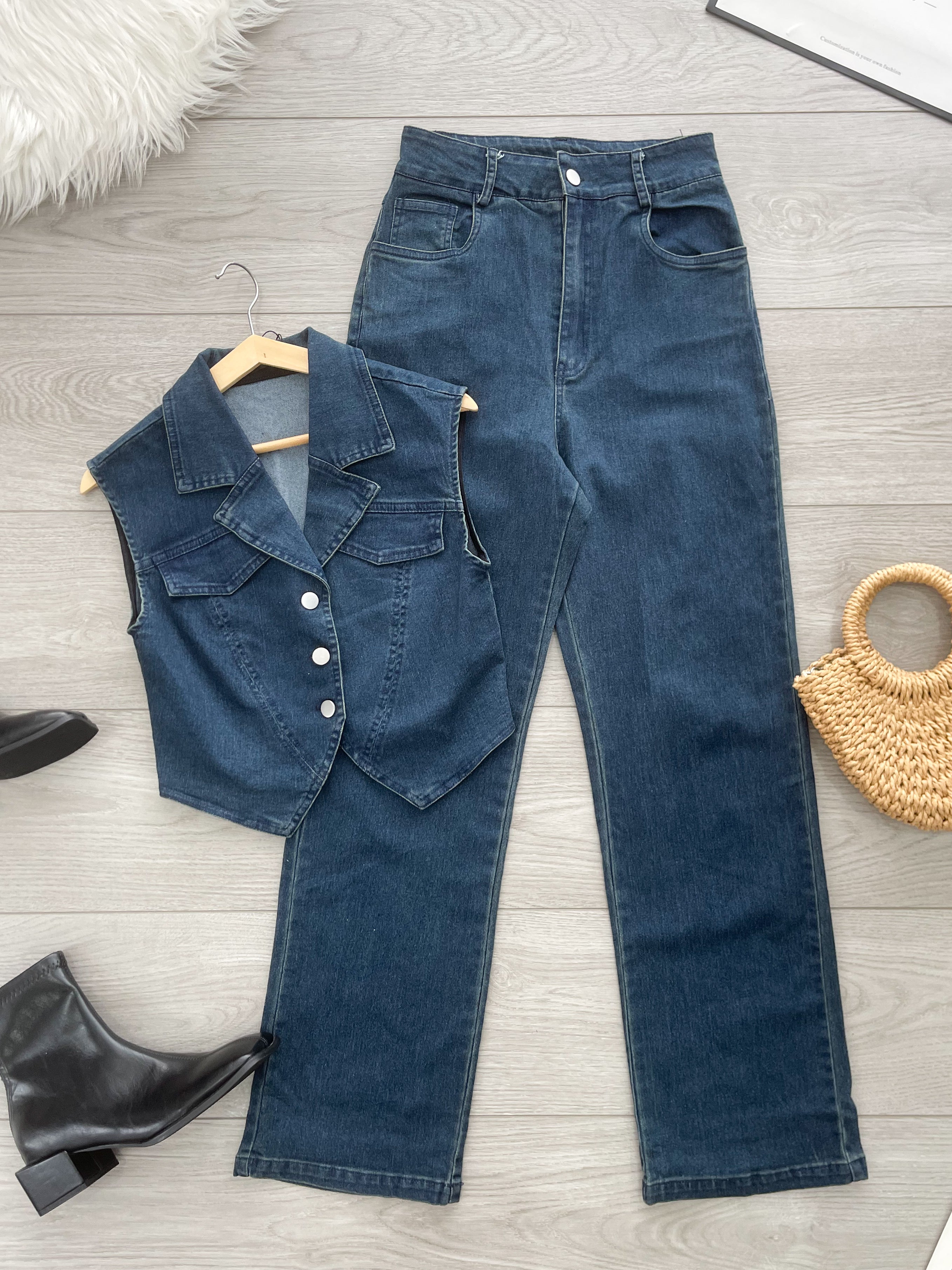 【SS520263】高品质质两件式韩式御姐风马甲式COTTON JEANS牛仔套装 马甲式牛仔上衣➕牛仔直筒高腰长裤，有口袋❤️❤️