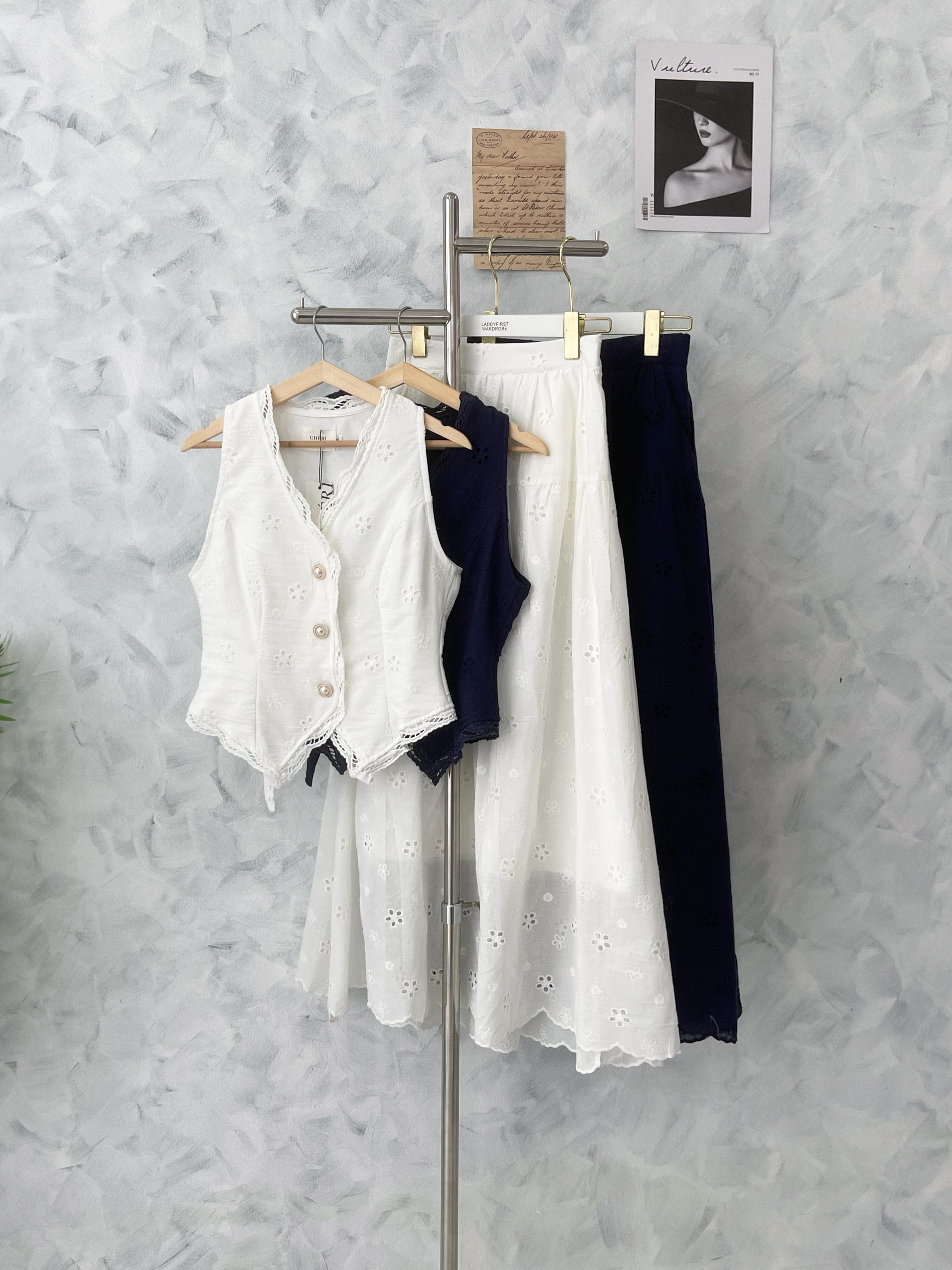 【SS2576】高品质两件式仙气温柔风桐花套装 V领无袖桐花上衣➕仙气感桐花高腰长裙 ❤️❤️