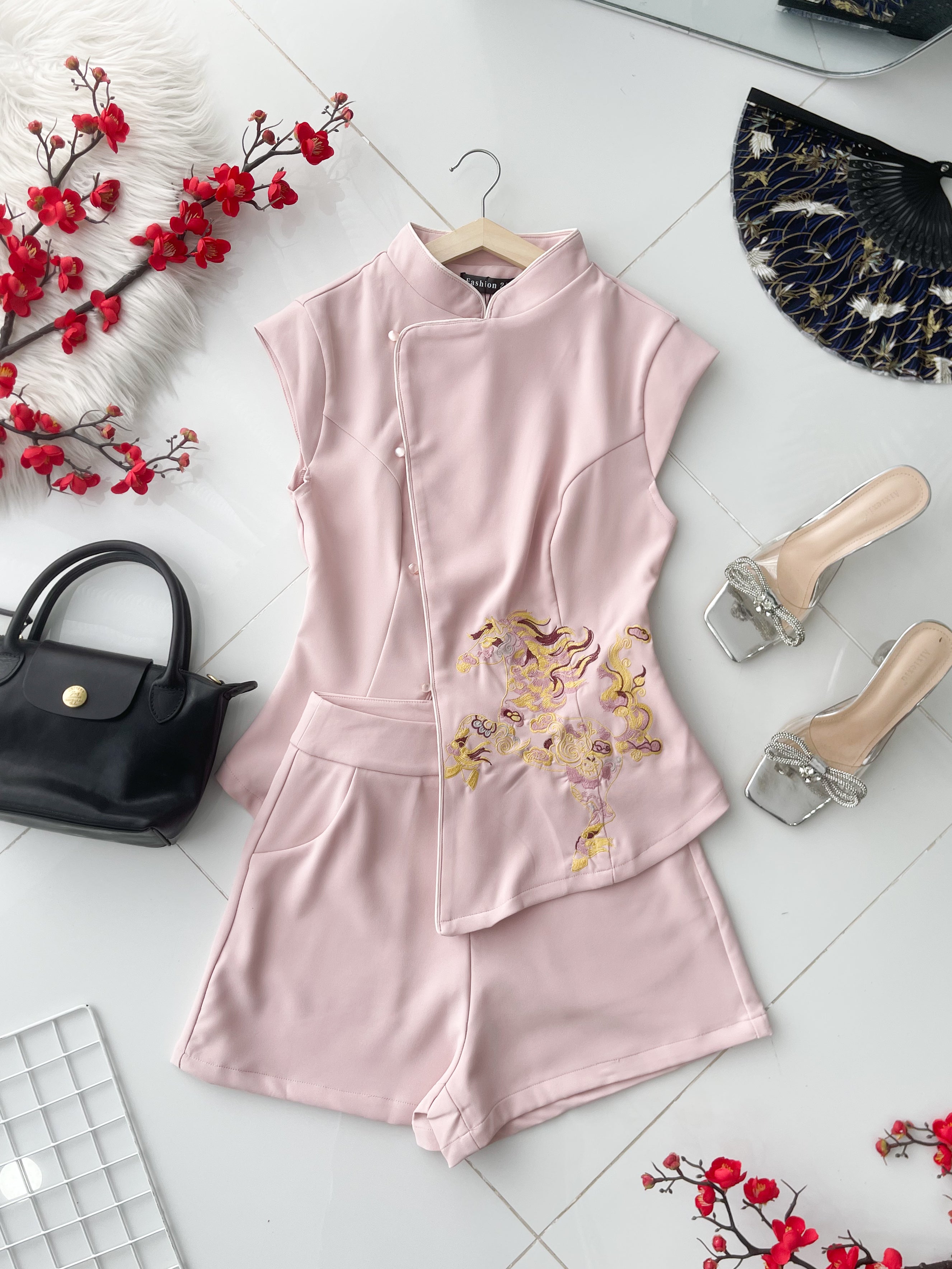 【SS55351-1】⚡补货预订款⚡高品质两件式复古国风新中式旗袍套装 立领旗袍上衣➕西装高腰百搭短裤，有口袋 ❤️❤️