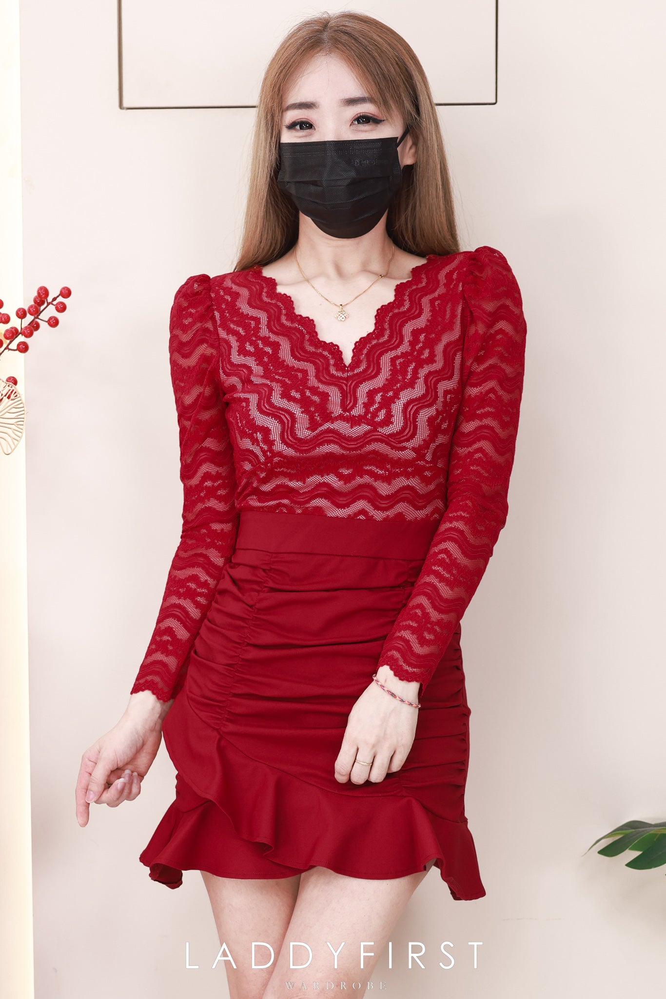 【D3368】【LFW独家小圆饼】高品质蕾丝长袖上衣拼接西装皱褶荷叶摆连身裙子 ❤️❤️