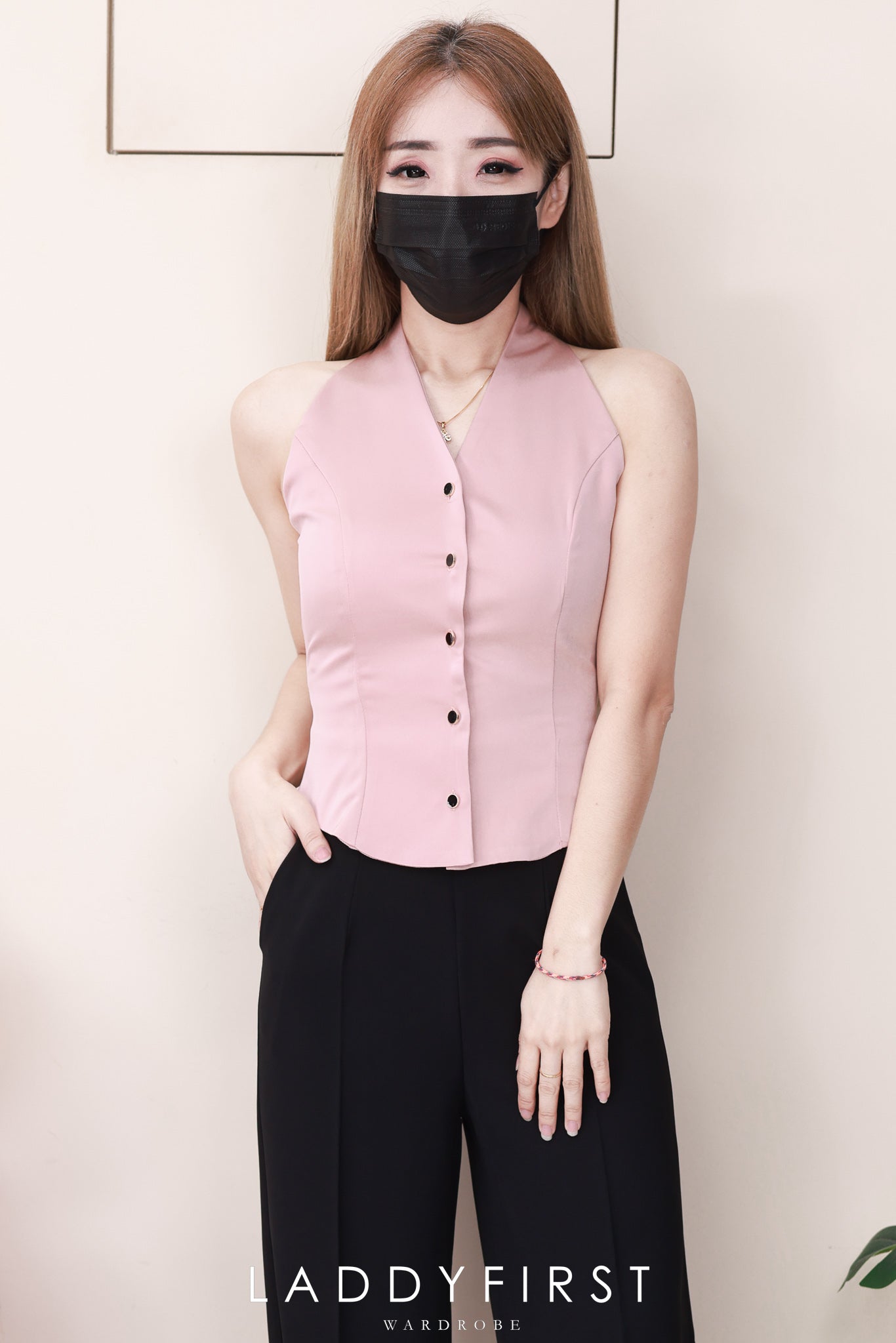 【T2799】高品质御姐风肖肩露锁骨马甲式缎面气质上衣 ❤❤