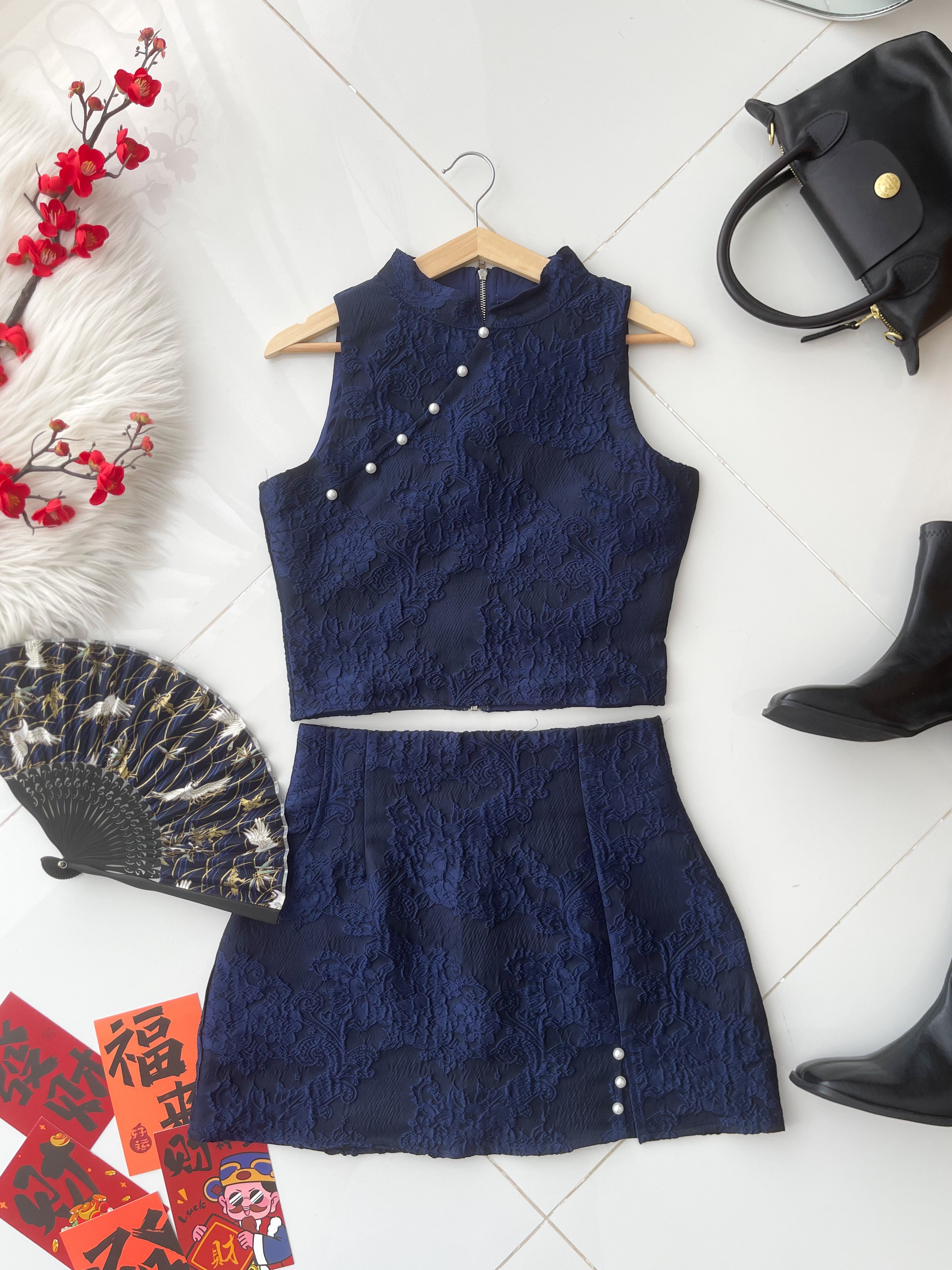 【SS2825】高品质两件式高级感提花旗袍套装 提花拼接珍珠设计旗袍上衣➕提花高腰裙子，内层有里布短裤，有口袋 ❤️❤️