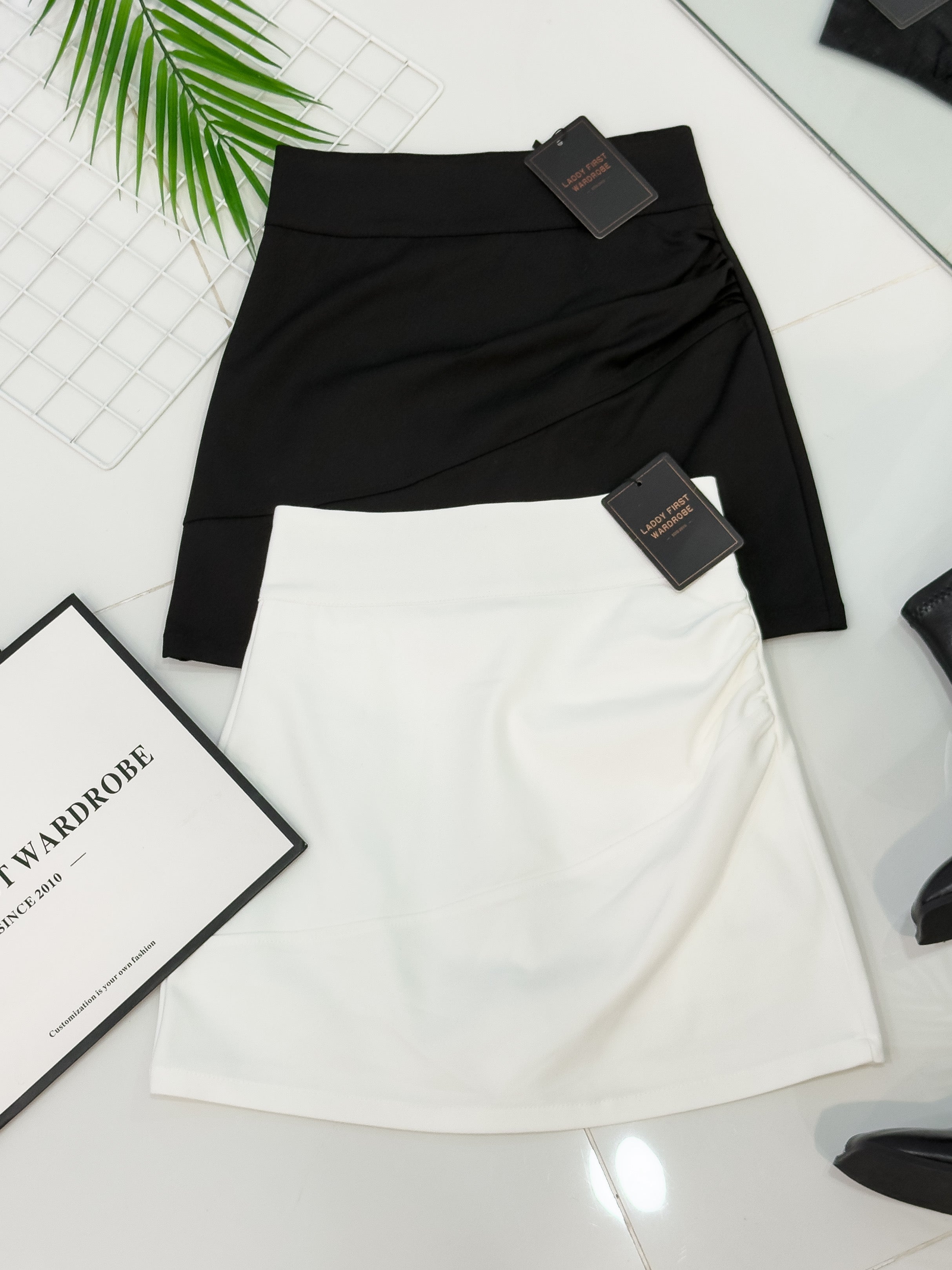 【S7112-1】高品质皱褶修腰显瘦A字西装高腰百搭裙子，前后裙子内有里布裤子 ❤️❤️