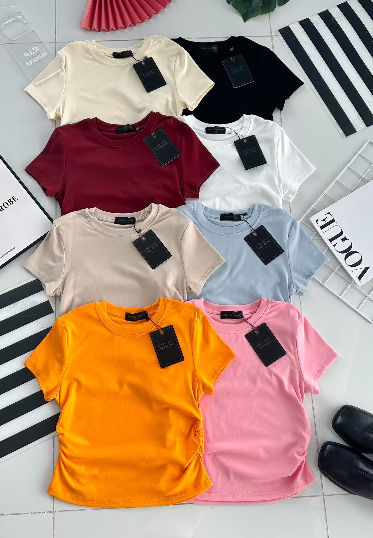 【T1061-1】🧧 宠粉福利回馈 🧧  独家爆款高品质纯棉弹力圆领短袖简约日常百搭款上衣，两侧收腰设计 #衣柜必入手百搭款 ❤❤