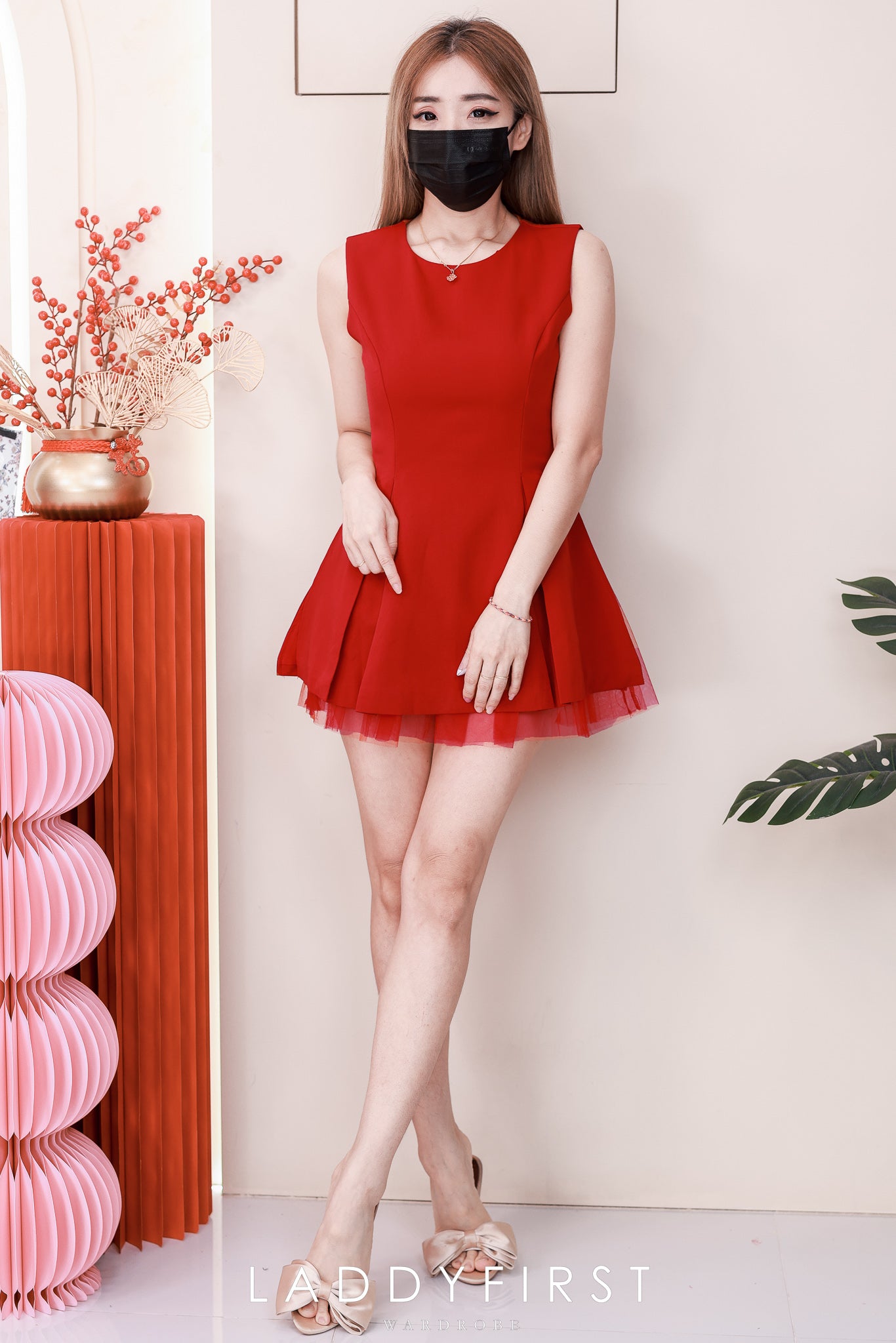 【SS21743 / 37429】高品质质两件式法式轻奢风套装 西装无袖连衣裙➕网纱高腰短裙，内层有里布短裤 ❤️❤️