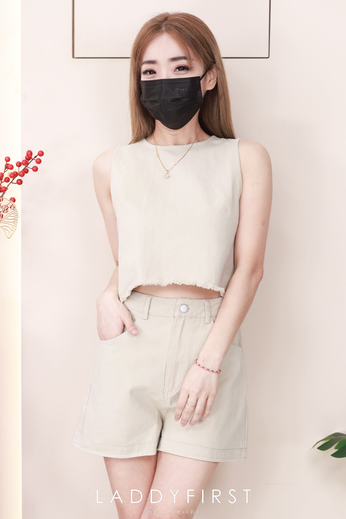 【SS2146】高品质两件式韩式时尚休闲风慵懒牛仔套装 宽松版无袖牛仔上衣➕牛仔高腰百搭短裤，有口袋 ❤️❤️