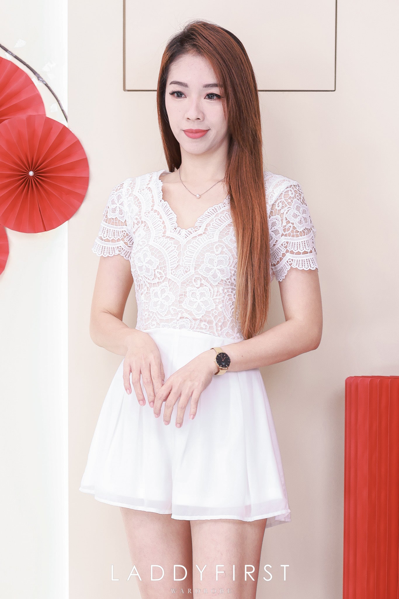 【D8229621】【LFW独家小圆饼】高品质V领水溶蕾丝拼接雪纺连身短裤，内层有里布短裤 ❤️❤️