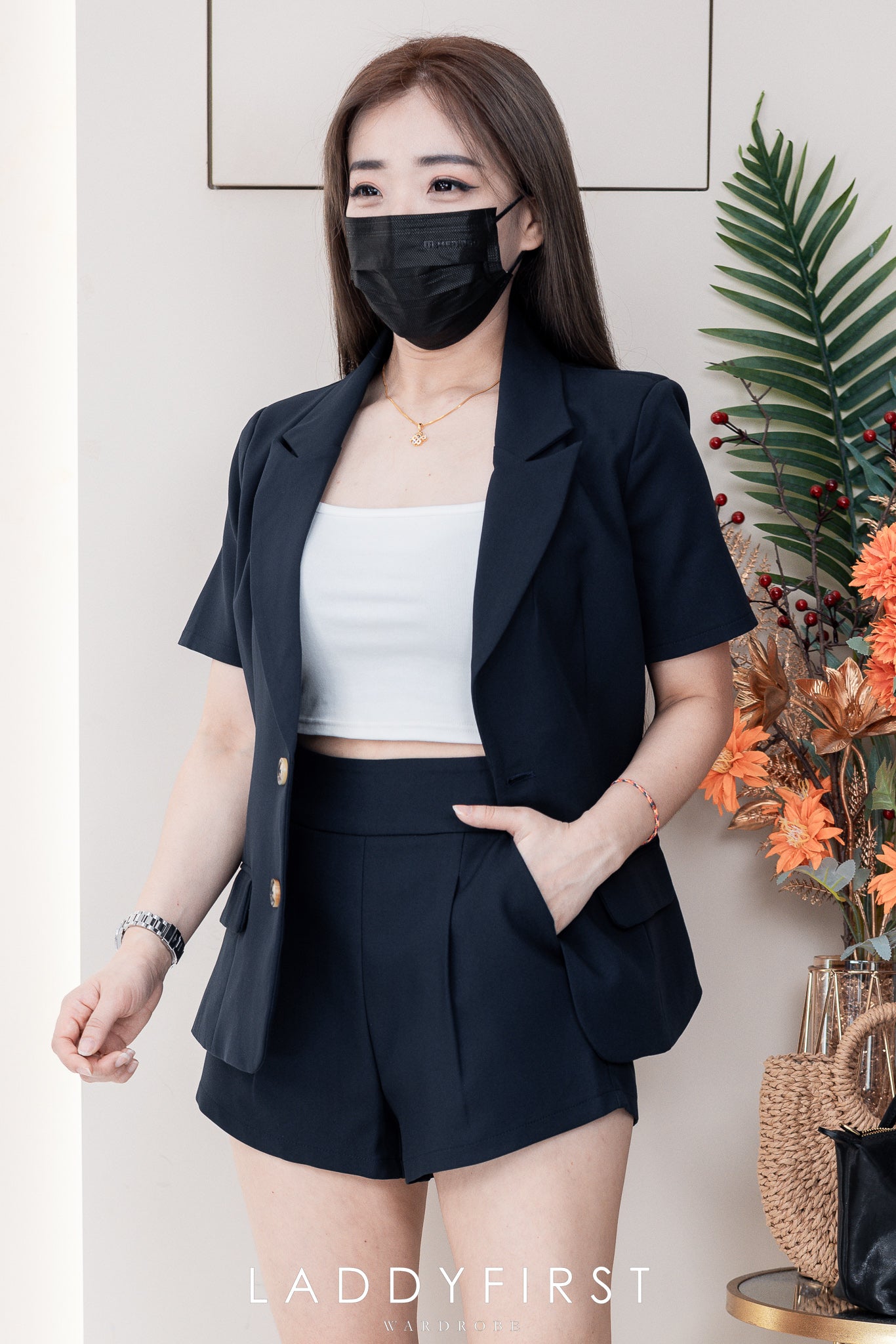 【SS3470】【LFW独家小圆饼】高品质两件式气质西装时装套装 V翻领短袖西装上衣/外套，有口袋➕西装高腰百搭短裤 , 有口袋 ❤❤
