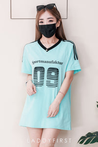 【T14260 / 9062】高品质V领09字母拉线设计纯棉OVERSIZED 上衣 ❤❤ 【B-R2-C4】