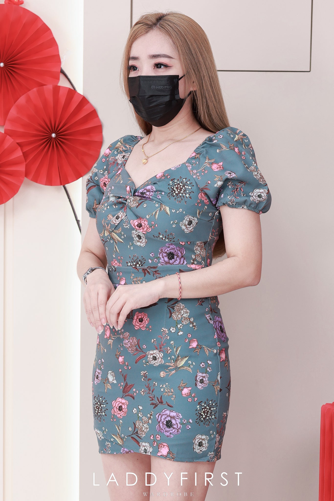 【D3332】【LFW独家小圆饼】轻熟风泡泡袖女神气质修身小碎花连身裙子，内有里布裤子