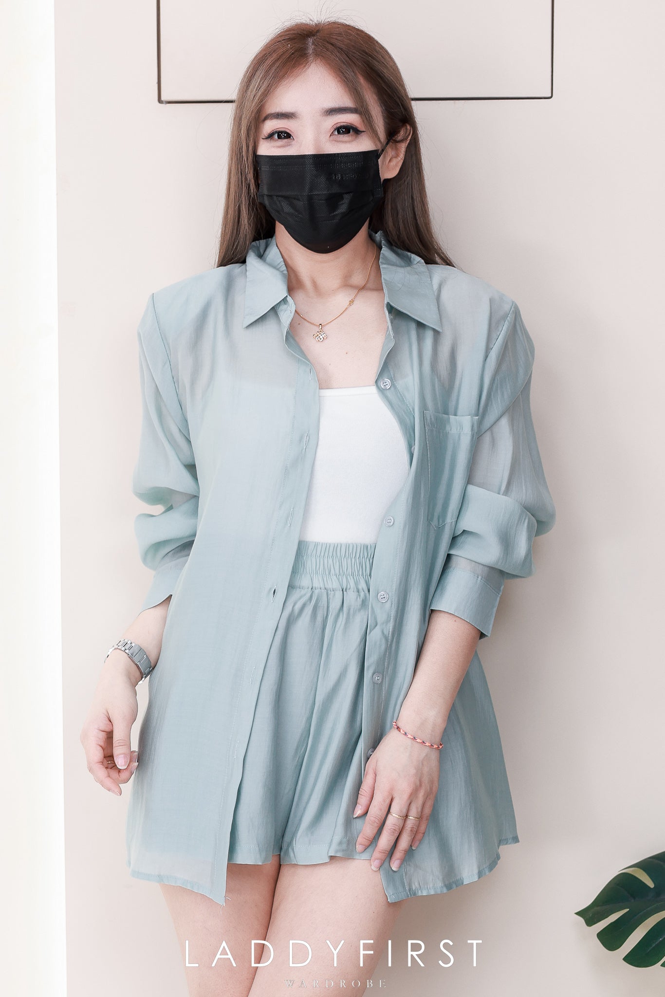 【SS8558】＊推荐款＊高品质两件式衬衫简约休闲套装 ❤️❤️ 翻领长袖上衣，➕松紧腰弹力百搭短裤，有口袋