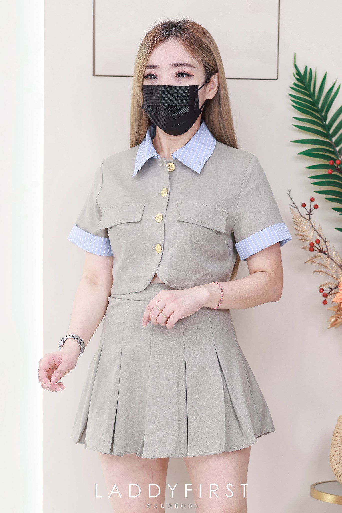【SS121468】高品质两件式减龄学院风西装套装 翻领短袖上衣➕百褶西装高腰裙子，内层有里布短裤 ❤️❤️