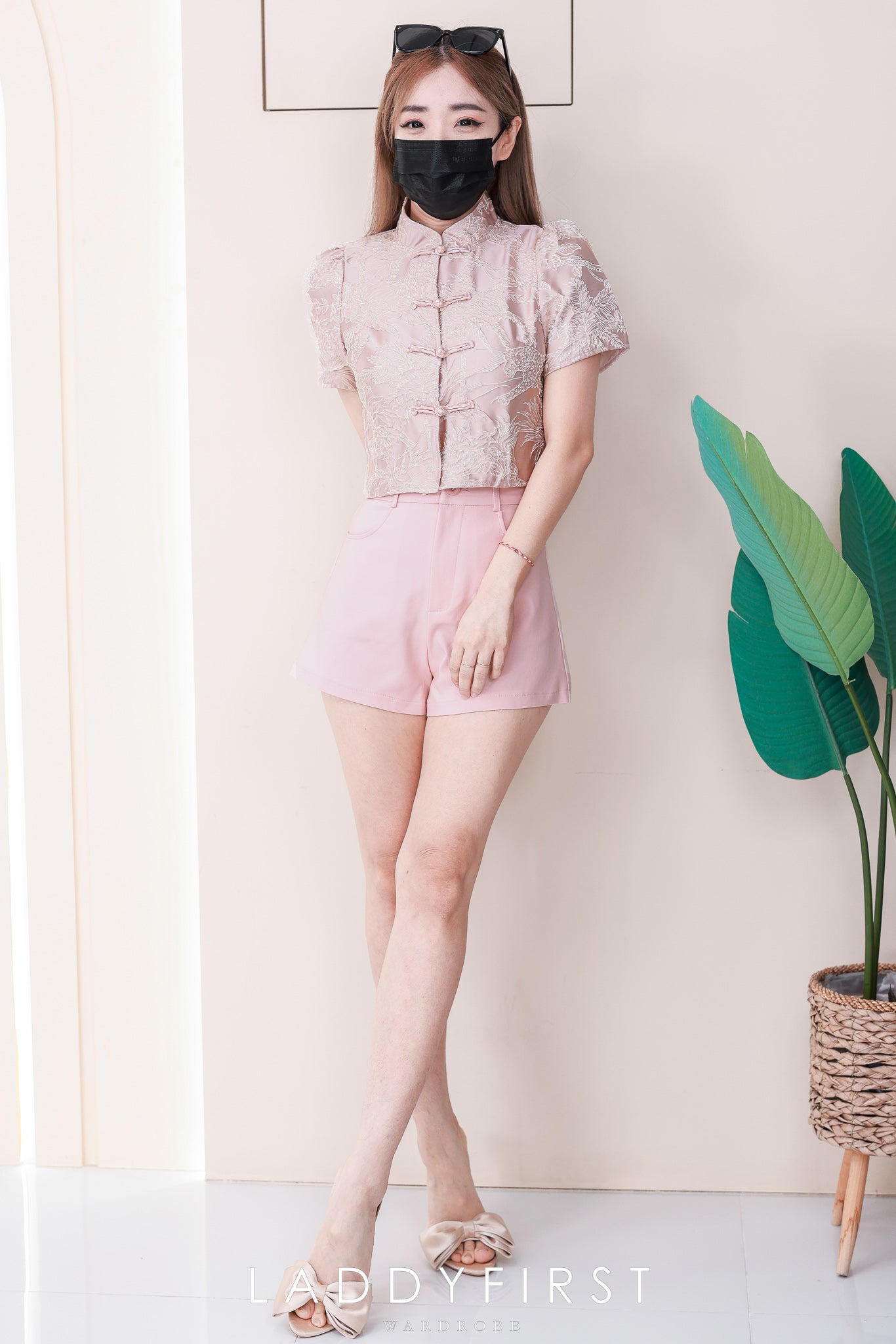 【SS3471】【LFW独家小圆饼】高品质两件式高端气质时尚提花旗袍套装 立领短袖盘扣提花旗袍上衣➕西装高腰百搭短裤，有口袋 ❤️❤️ 【D-R1-C5】