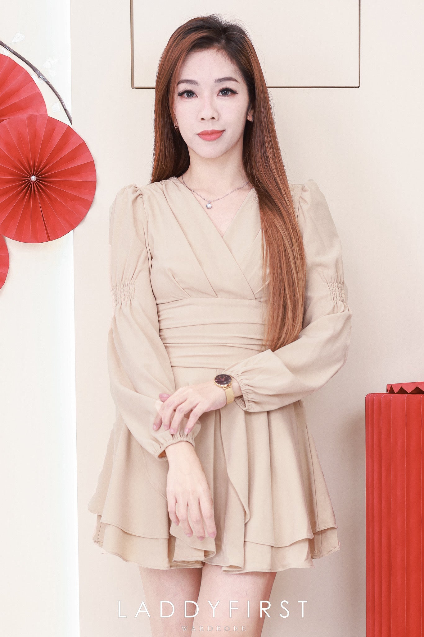 【D3487】【LFW独家小圆饼】独家爆款高品质名媛千金高级V领长袖不规则层次感连身裙子，内层有里布短裤 ❤️❤️【B-R3-C6】