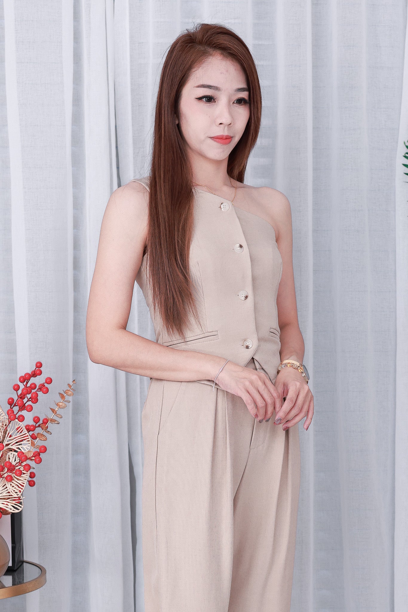 【SS6050】独家爆款高品质两件式韩式高档气质西装套装 单肩无袖西装上衣➕西装高腰百搭长裤，有口袋 ❤️❤️【C-R1-C1】